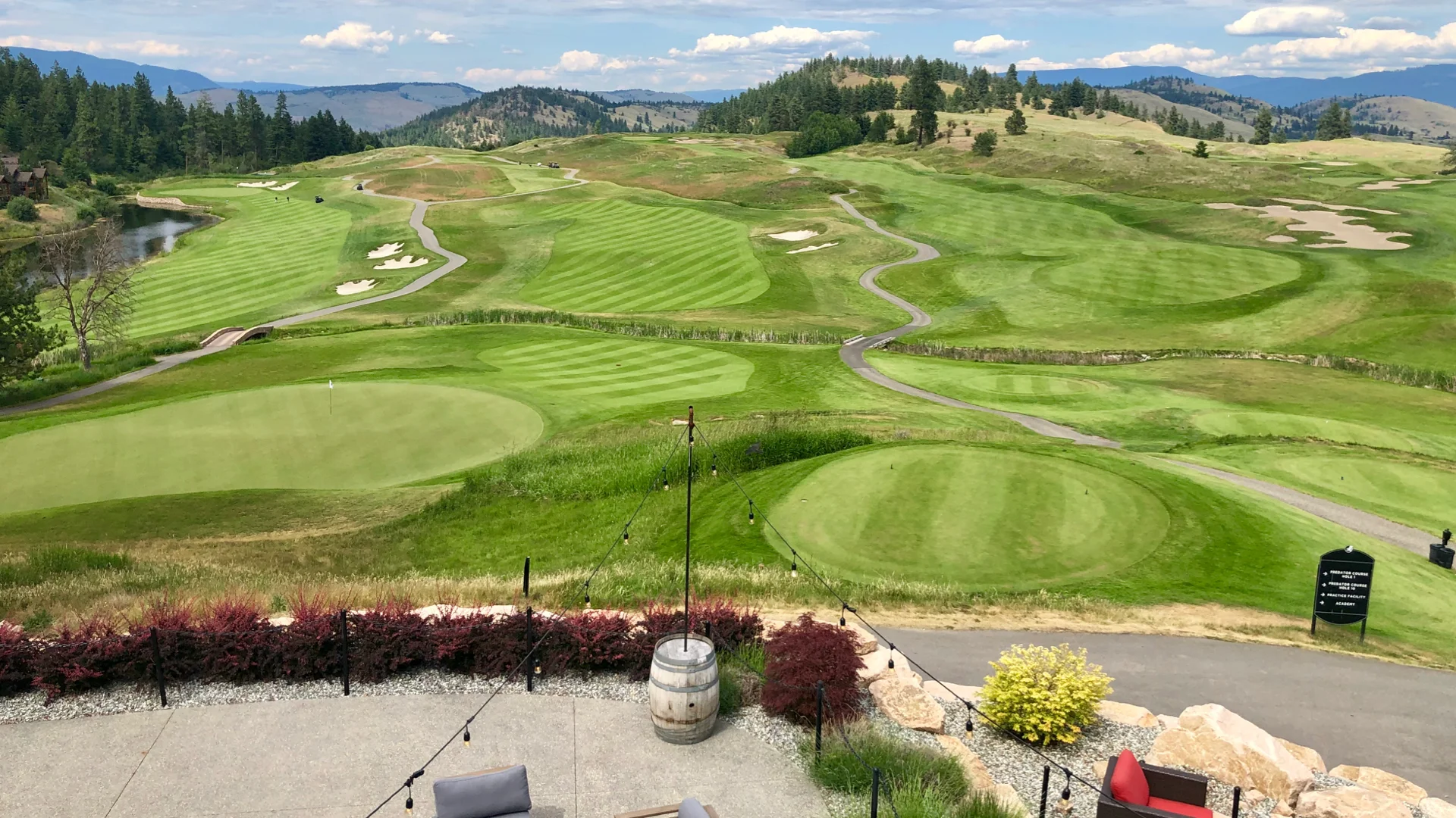  A post-round drip overlooking the course. 