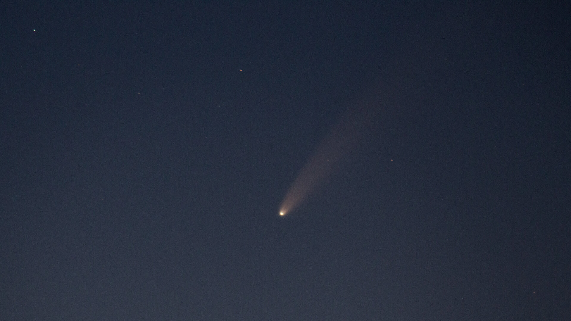  It was still fairly light around 10:00 p.m. but you could see the long tail! 
