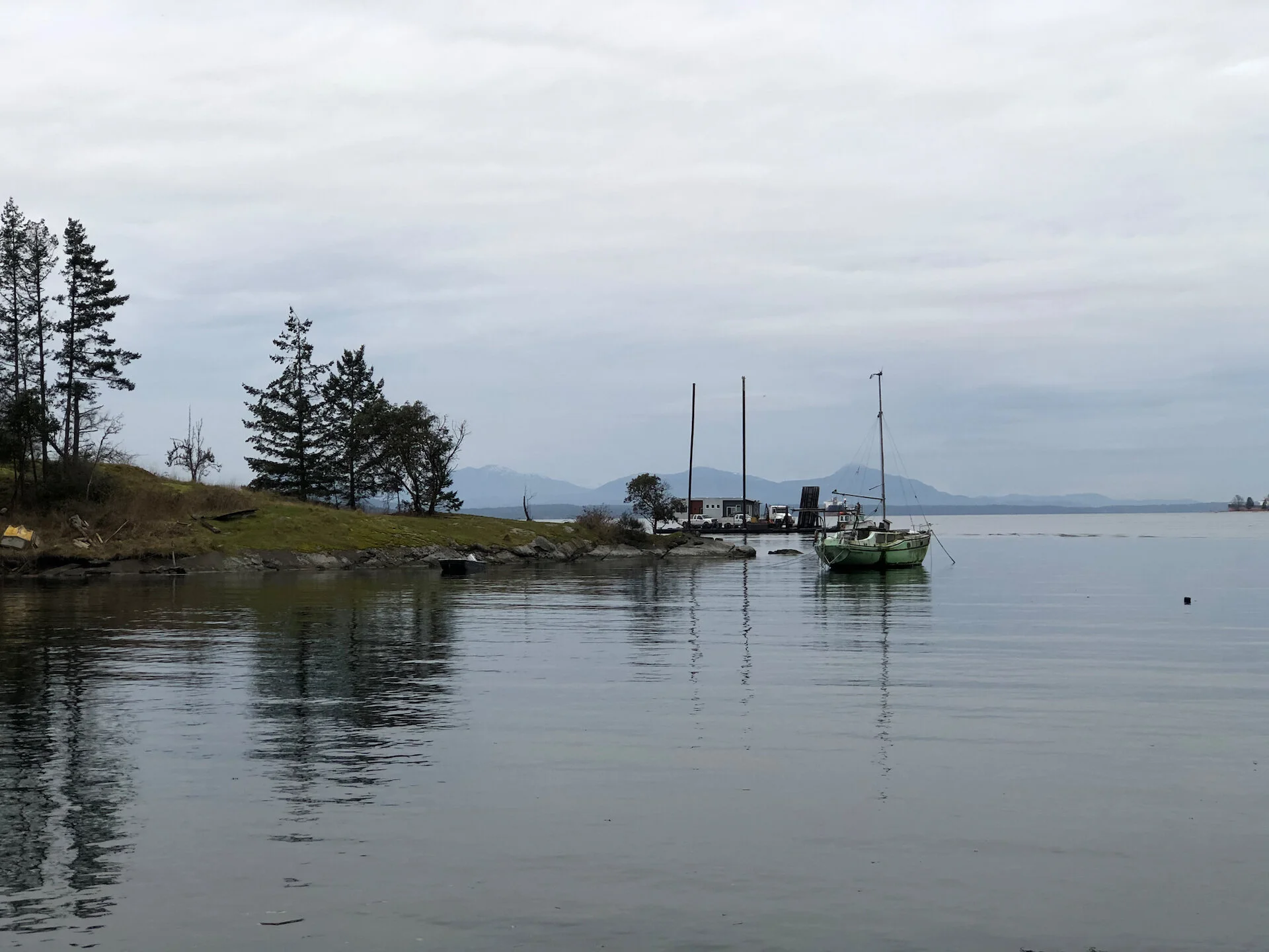  The barge eventually made its way into the bay 