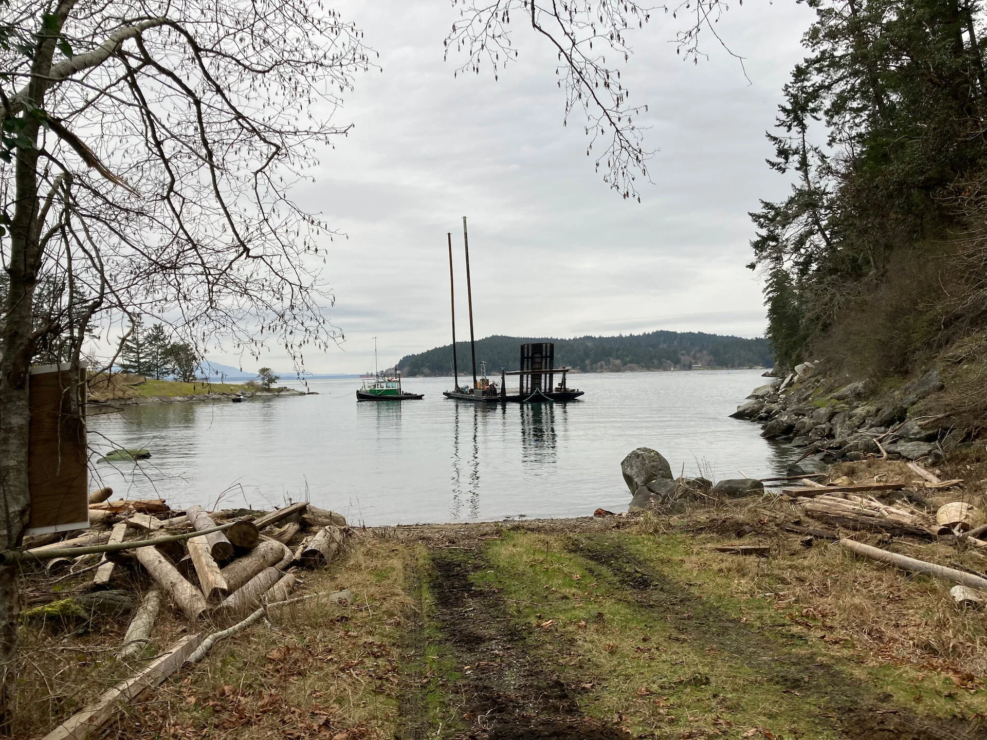  While all this was going on, the barge pulled up the ramp and headed for home. 