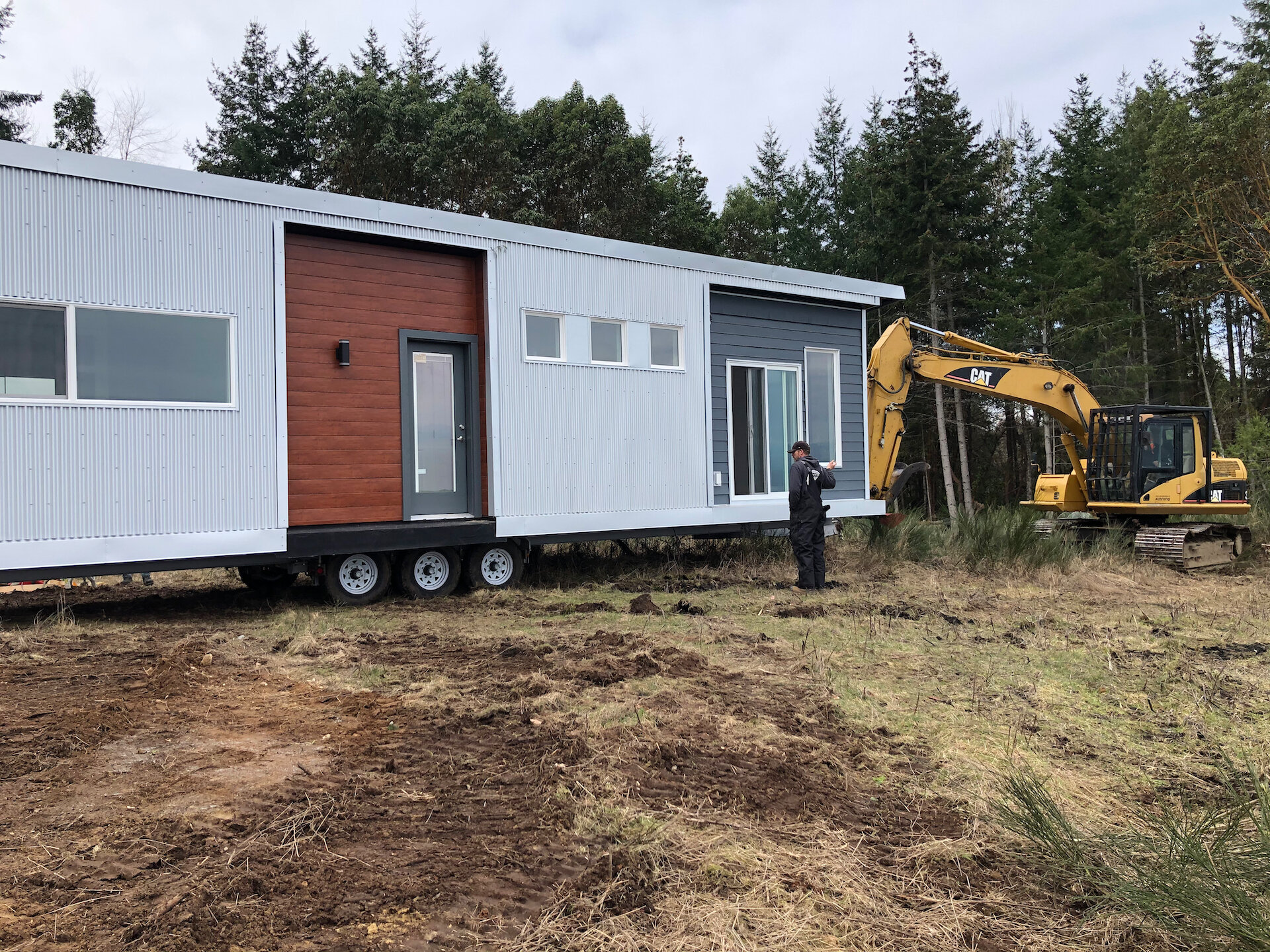  Once in place, the cottage was pushed into its final position. 