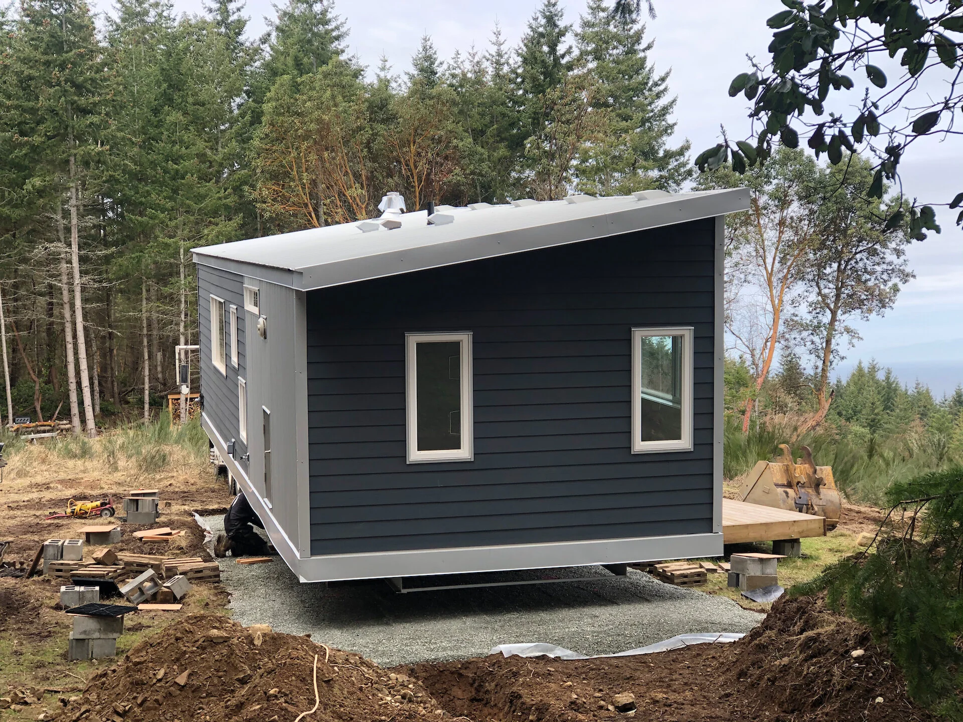  The cottage in its final location, but still on wheels. 