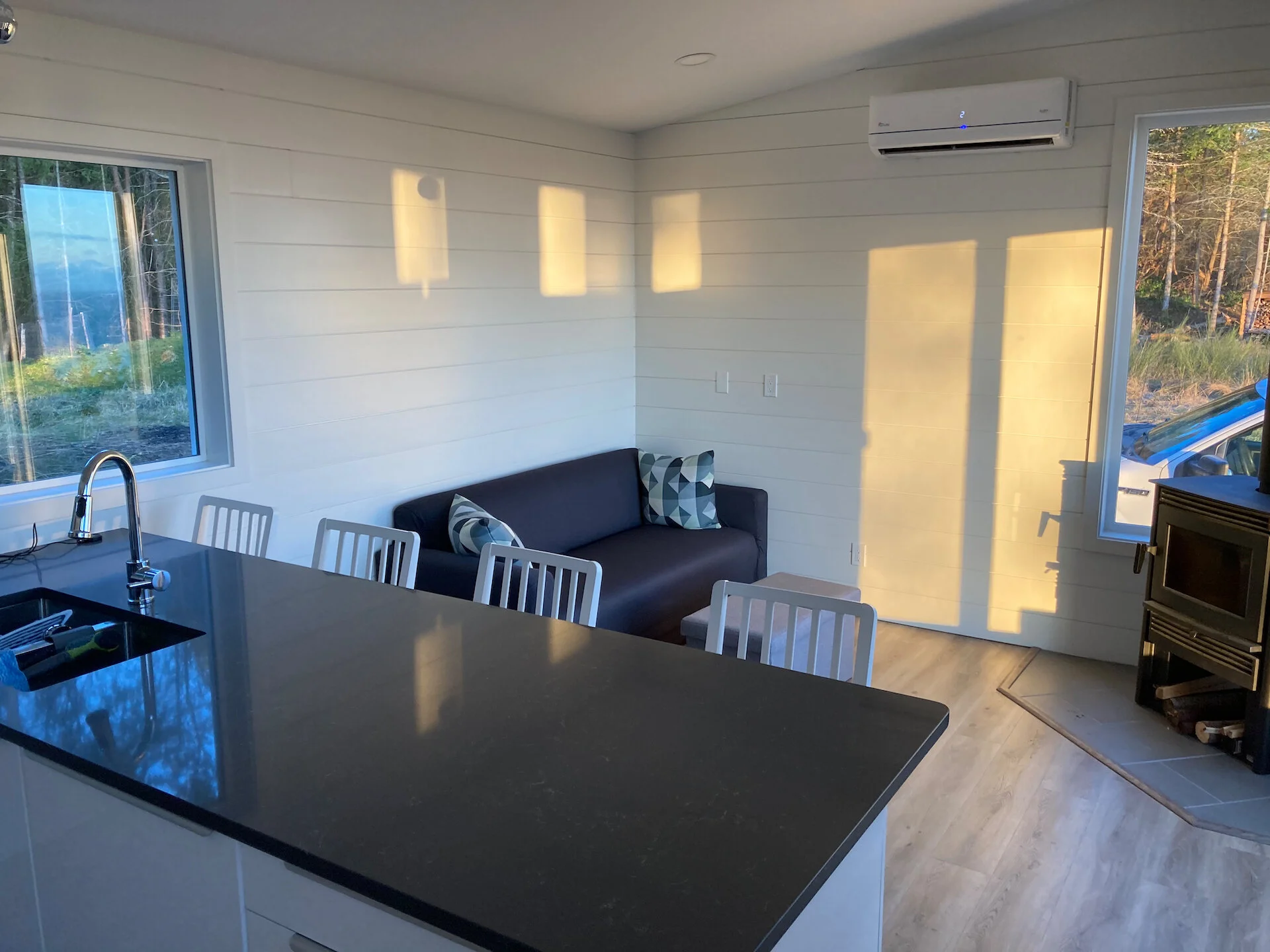  A look at the fully equipped inside of the cottage. 