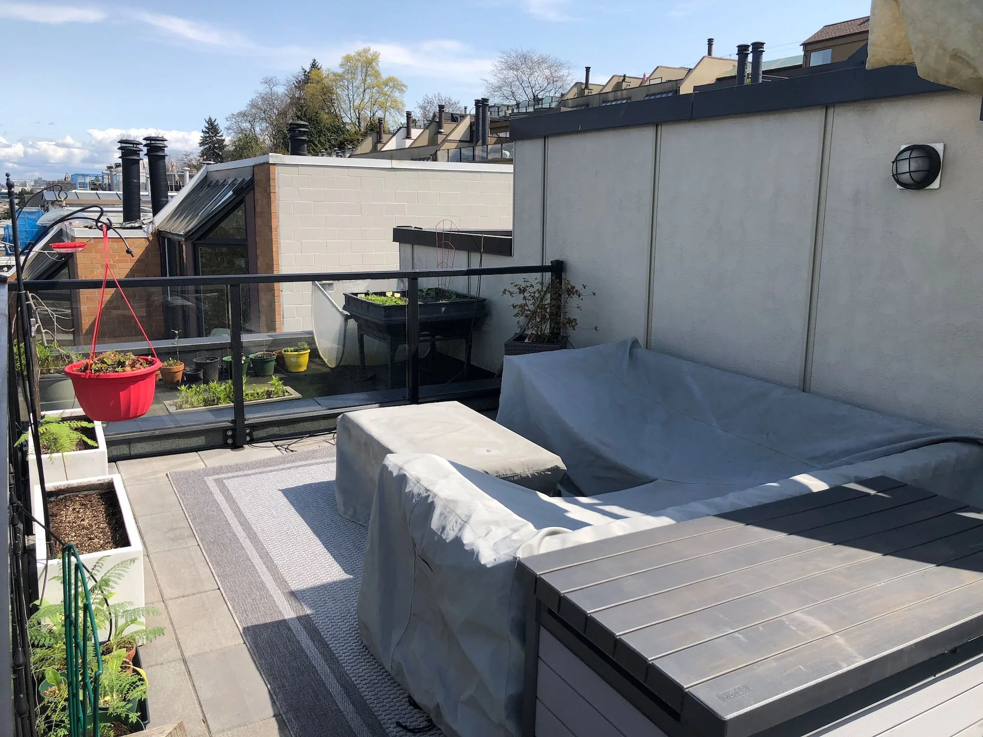 All done! The new rug is down. The fire table is reassembled, tested and good to go. It’s all nice and clean and ready for the season.