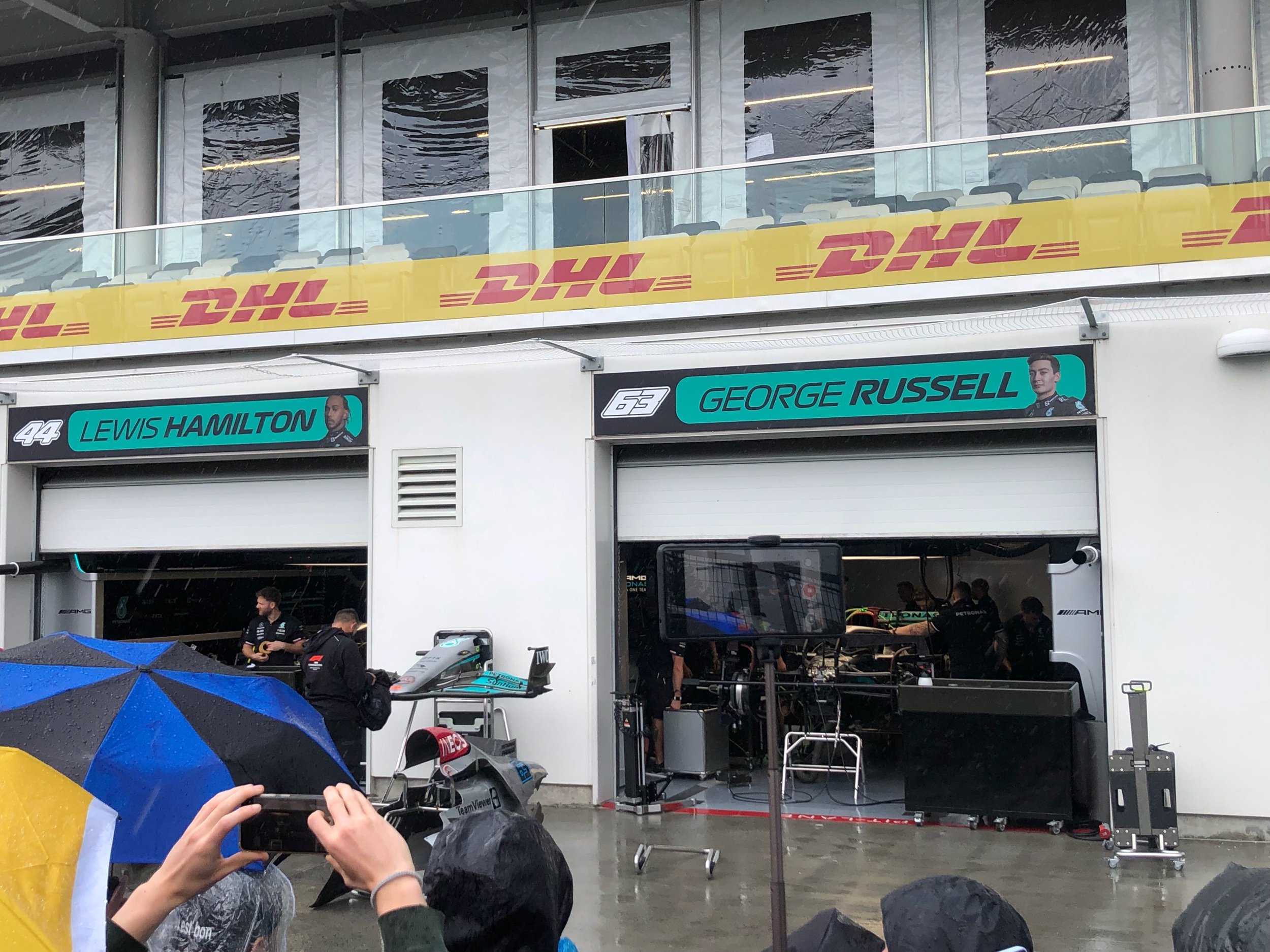  The one partial view of the Mercedes garage. 