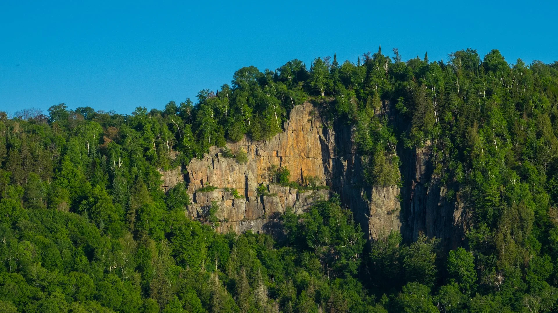  A bit of a closer view of the rock formation. 