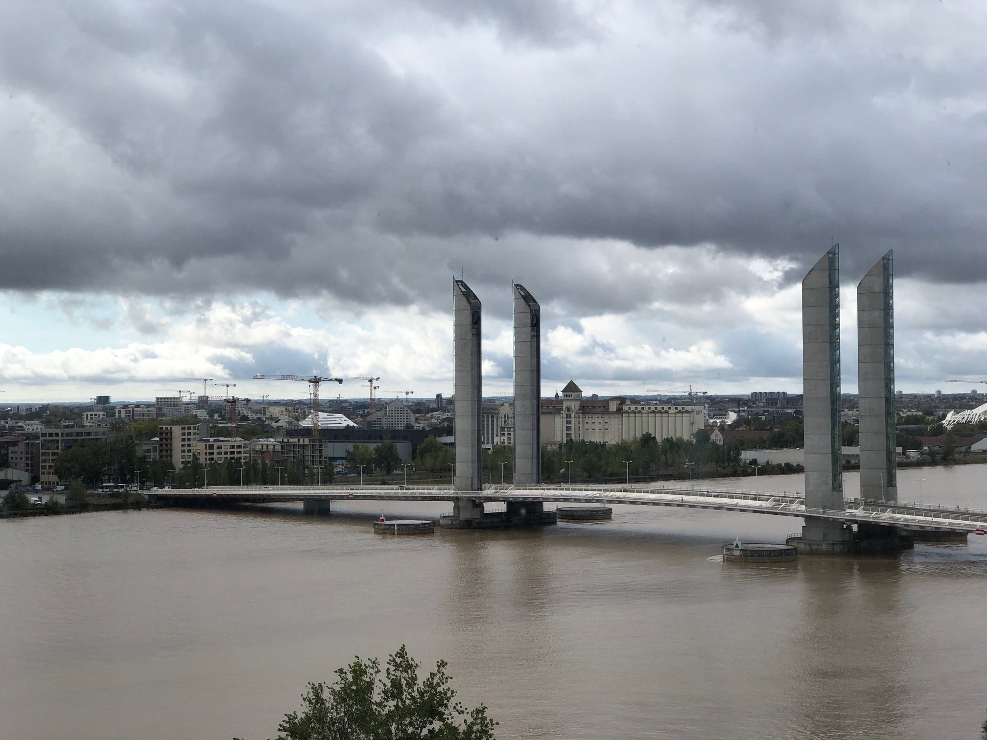  The Pont Jacques Chaban-Delmas, a vertical-lift bridge over the Garonne 