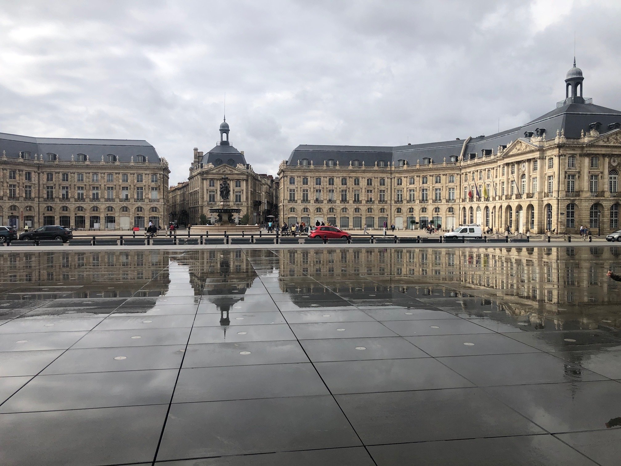  The Miroir d'eau (Water Mirror) in Bordeaux is the world's largest reflecting pool, covering 3,450 square metres (37,100 sq ft). It is located on the quay of the Garonne in front of the Place de la Bourse. It wasn’t a great day for reflections.  