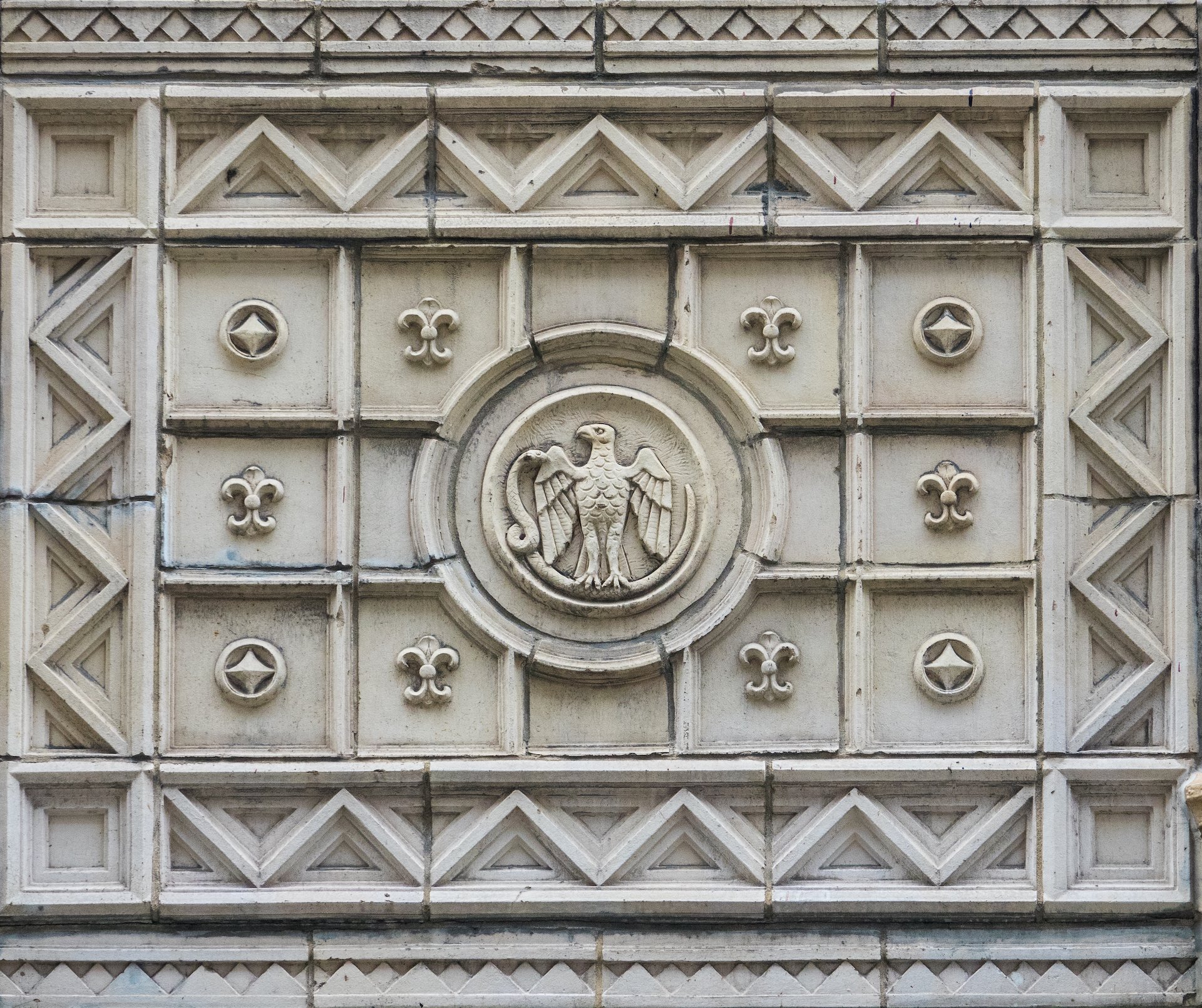  It’s one of the few in the city that used these tiles on the facade.  