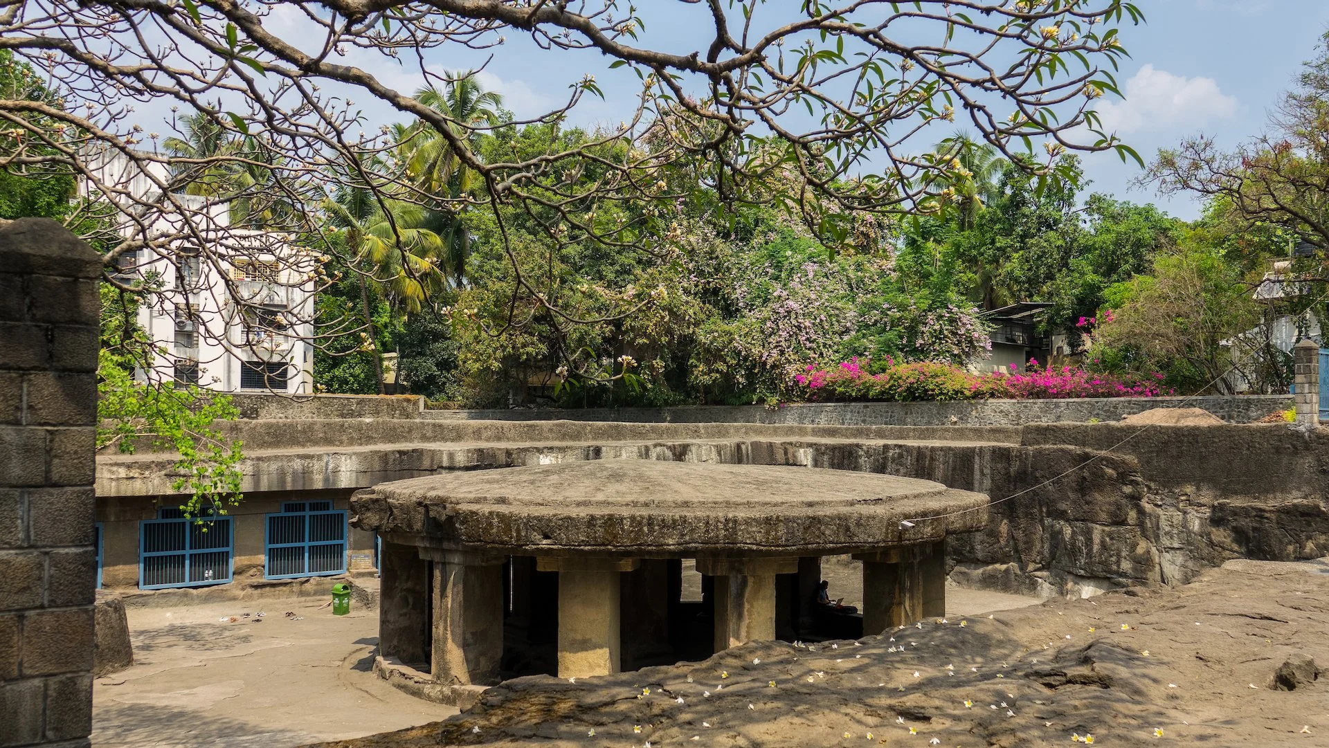  Another view outside the temple. 