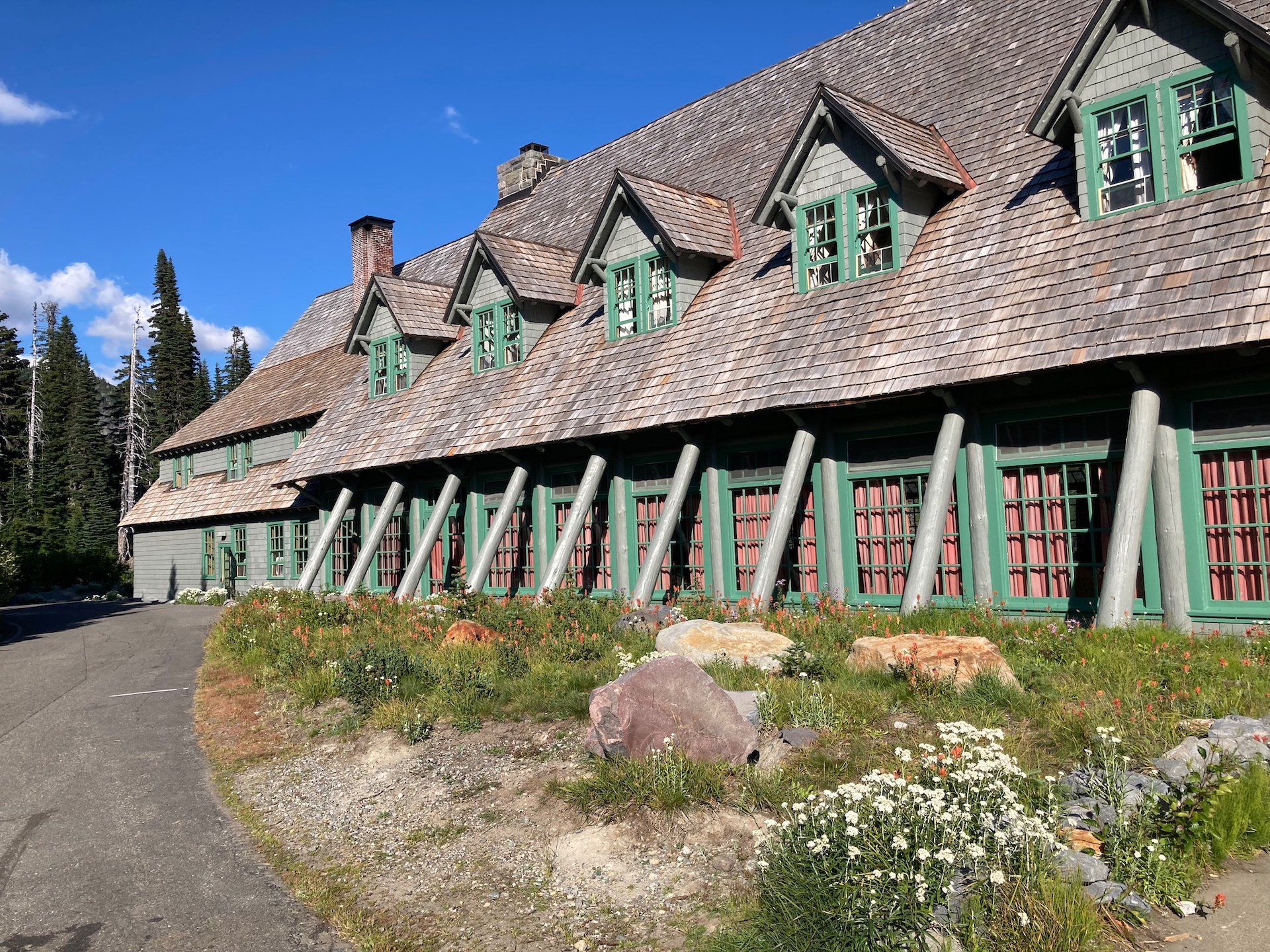  The National Park Lodge at Paradise. 