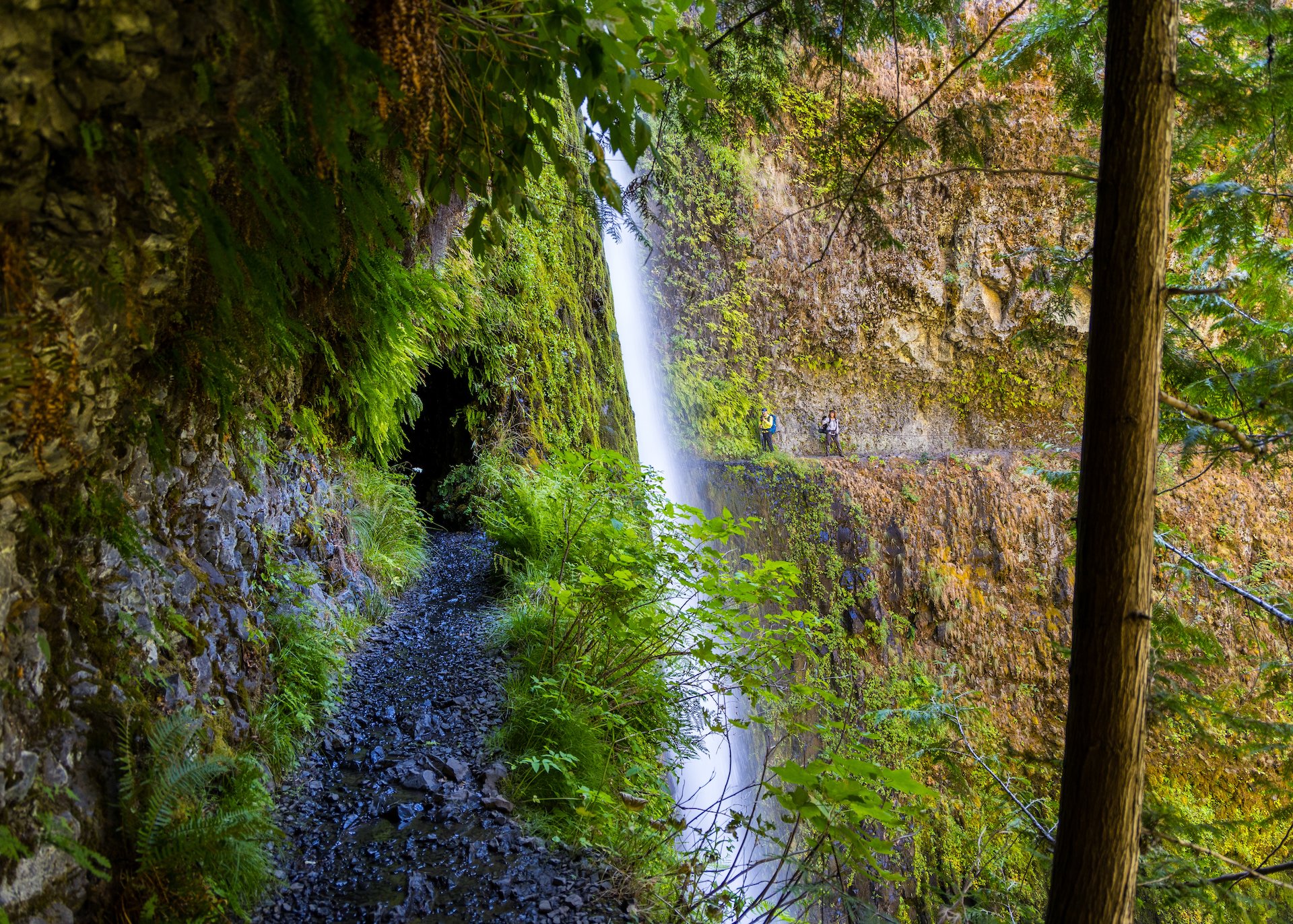  The namesake tunnel, heading behind the falls. 