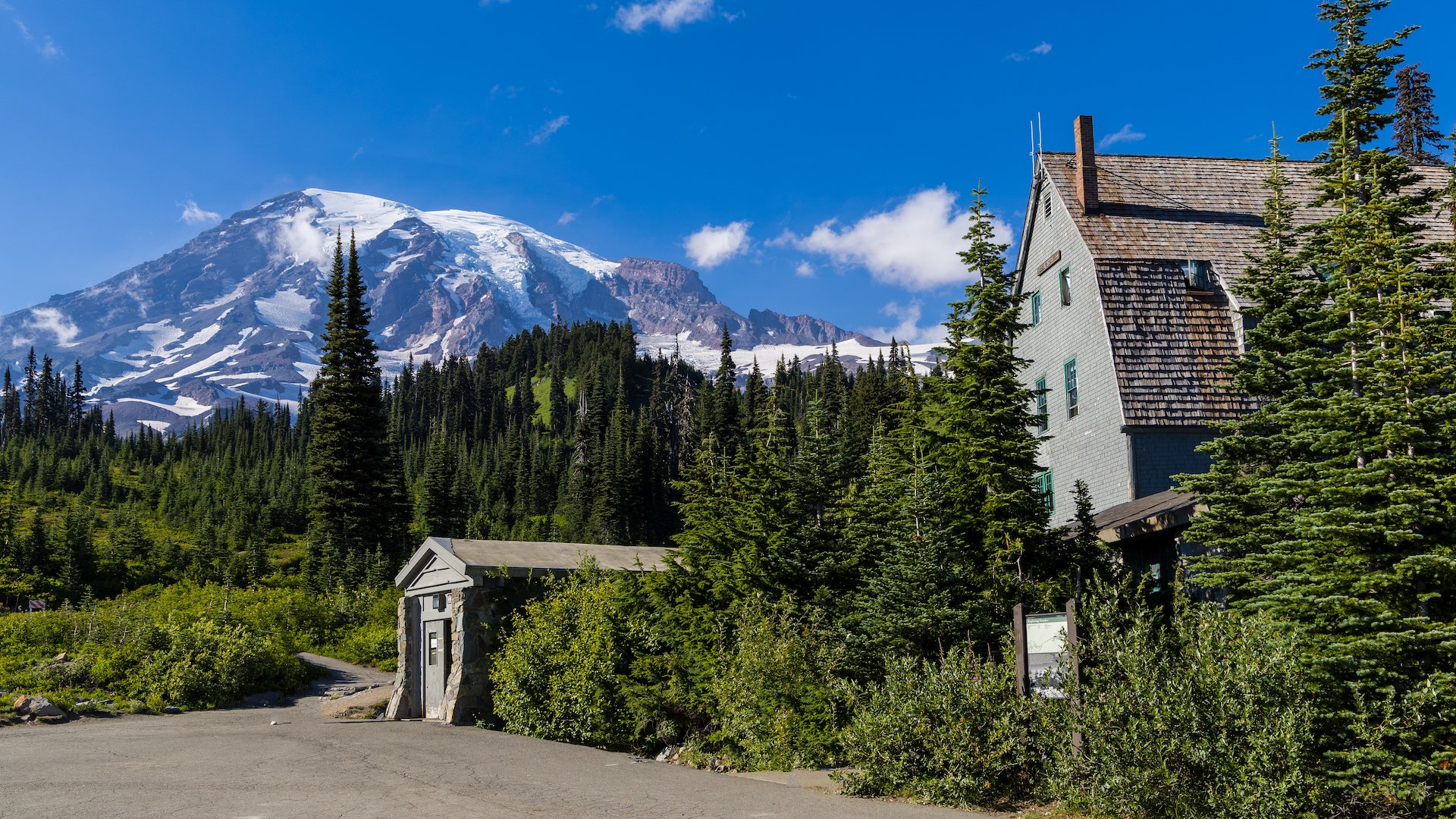  The mountain and some of the historic buildings at Paradise. 