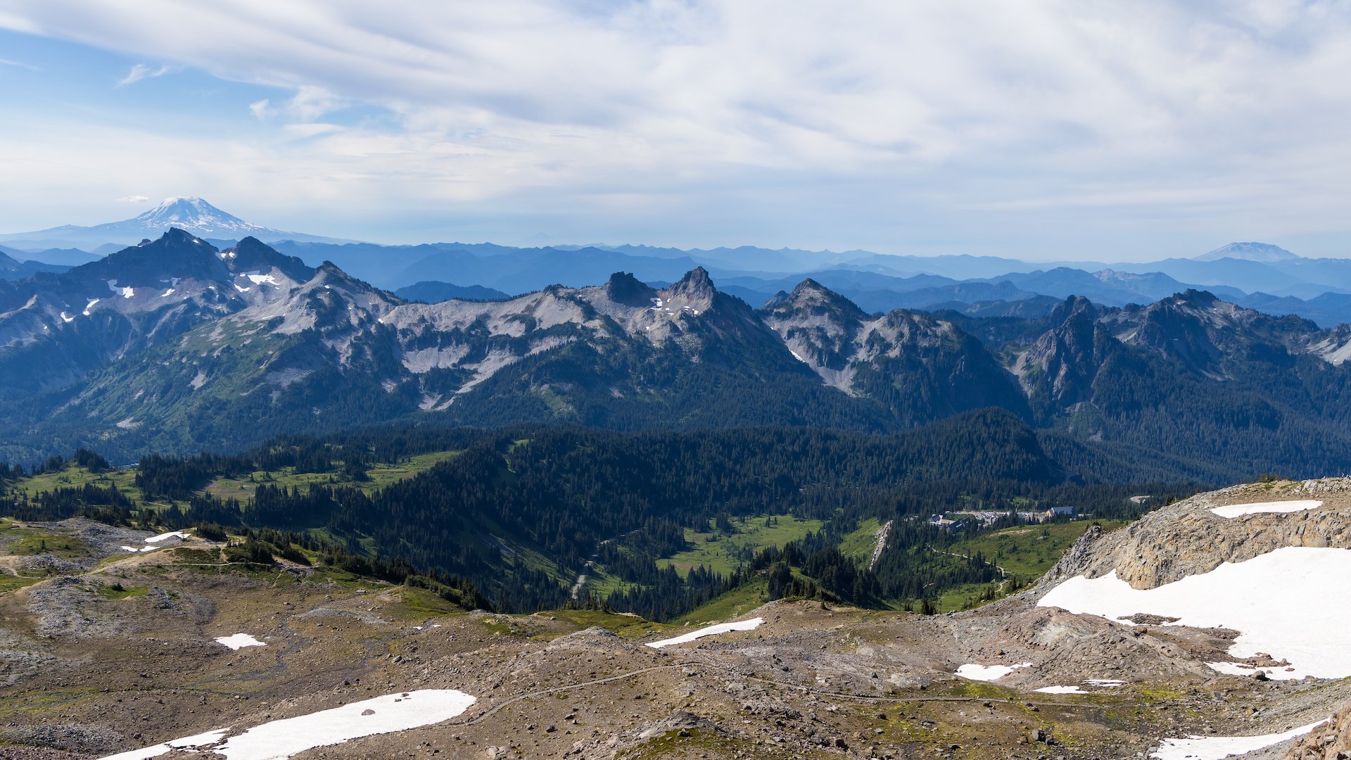  Mount Adams to the left; St. Helens to the right. 