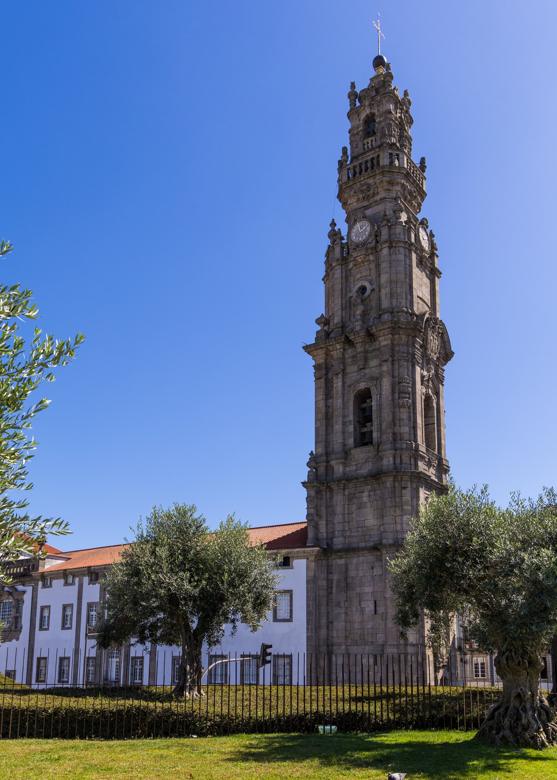  The Clérigos Church or "Church of the Clergymen" is a Baroque church in Porto. Its 75-meter-tall bell tower, the Torre dos Clérigos, can be seen from various points of the city and is one of its most characteristic symbols. 