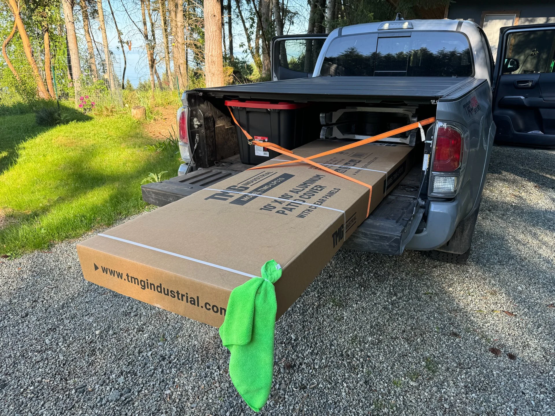  The kit was pretty big - at 10' x 10', it hung out of the back of the truck quite a ways.  