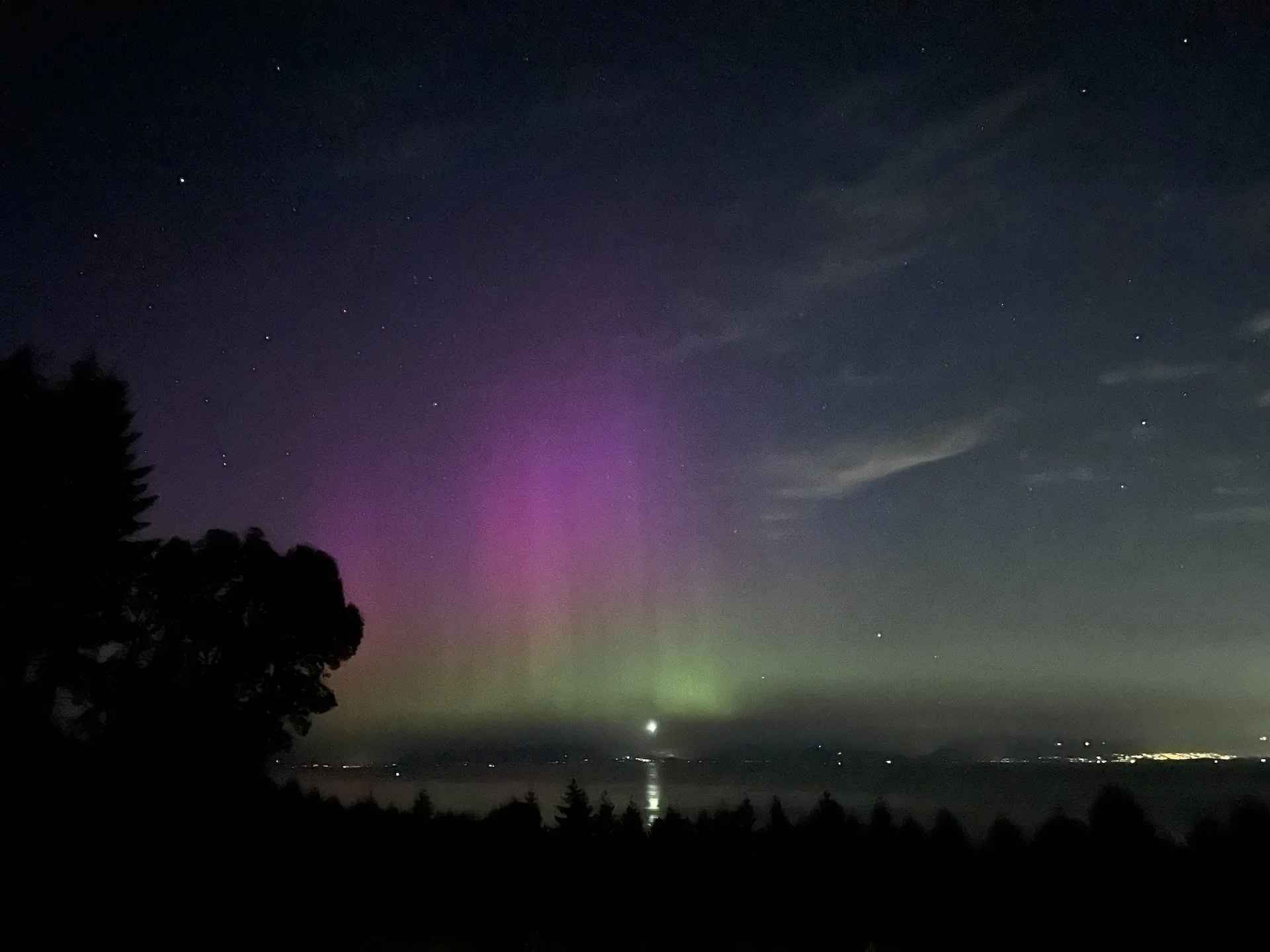  With a slightly longer exposure on the camera, the colours became vivid and the sky was alive. 