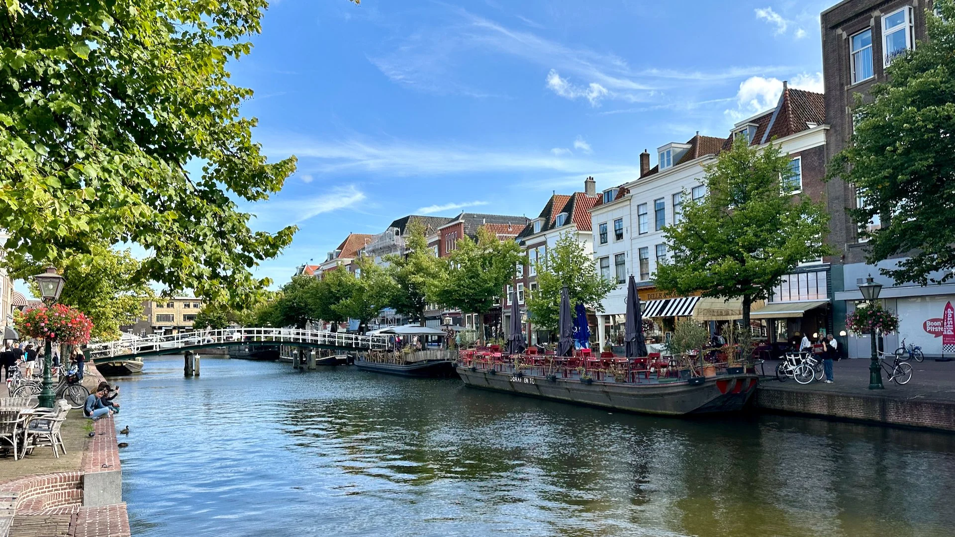  Throughout Leiden, they had expanded the restaurants by adding seating on a barge! We'd never allow that in Canada... 