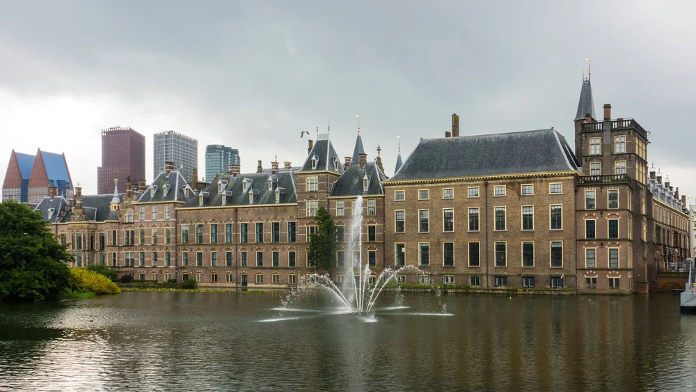  One more view - the fountain is a nice touch. 