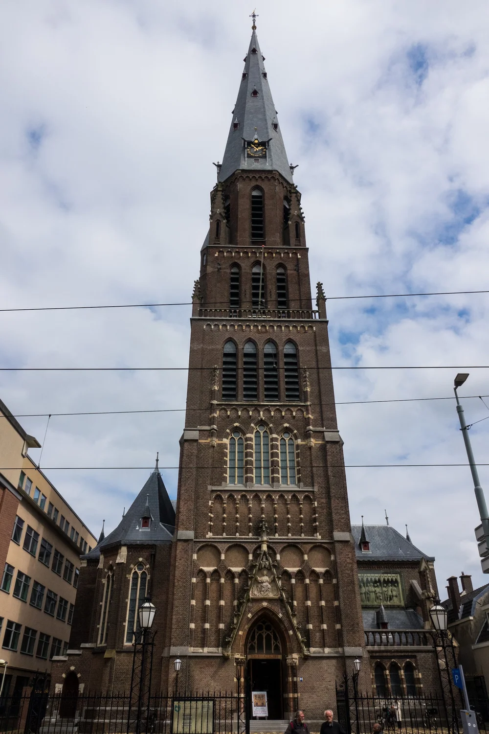  The outside was quite imposing, except for the damn hydro wires wrecking my photos. 