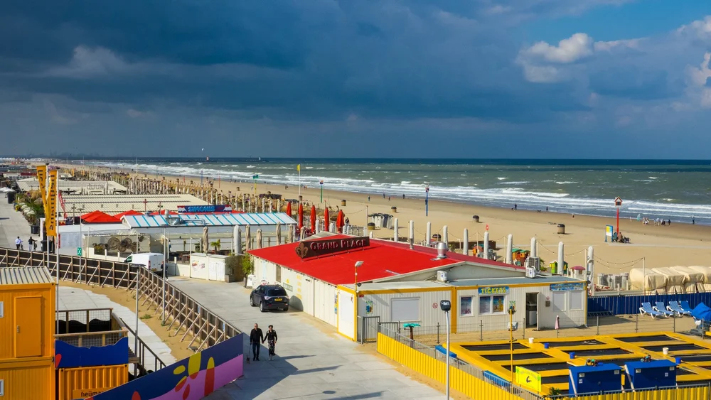  The view of the beach, looking south from the Pier. 