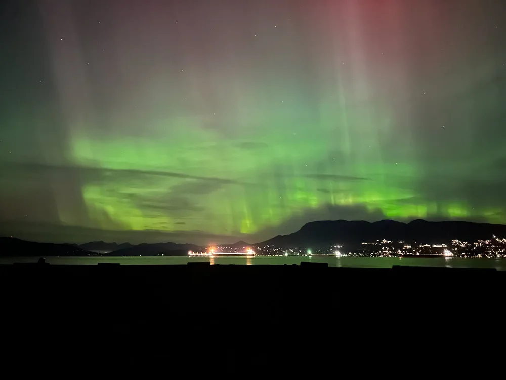  The colour was visible with the naked eye, and was changing constantly.  