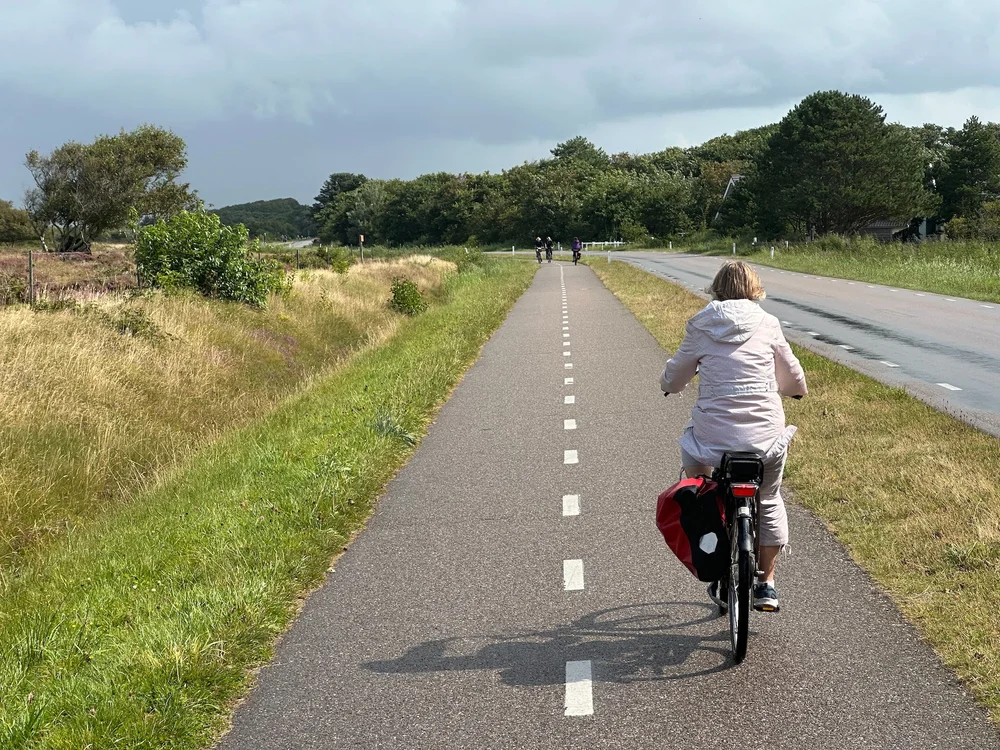  Mom was doing well with the e-bike, and the bike paths are so well maintained. 
