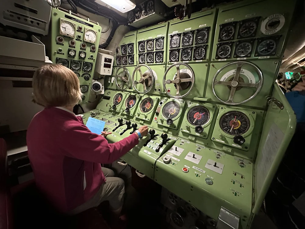  Oh boy, look who they’re letting drive the ship… ;-) 