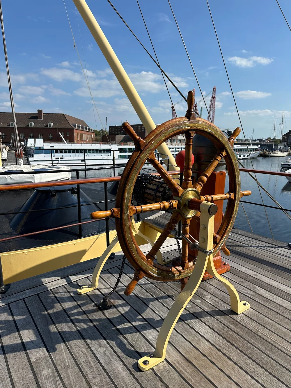  The helm, ready to take it out. 