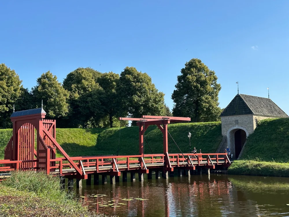 The entrance to the fortified town.