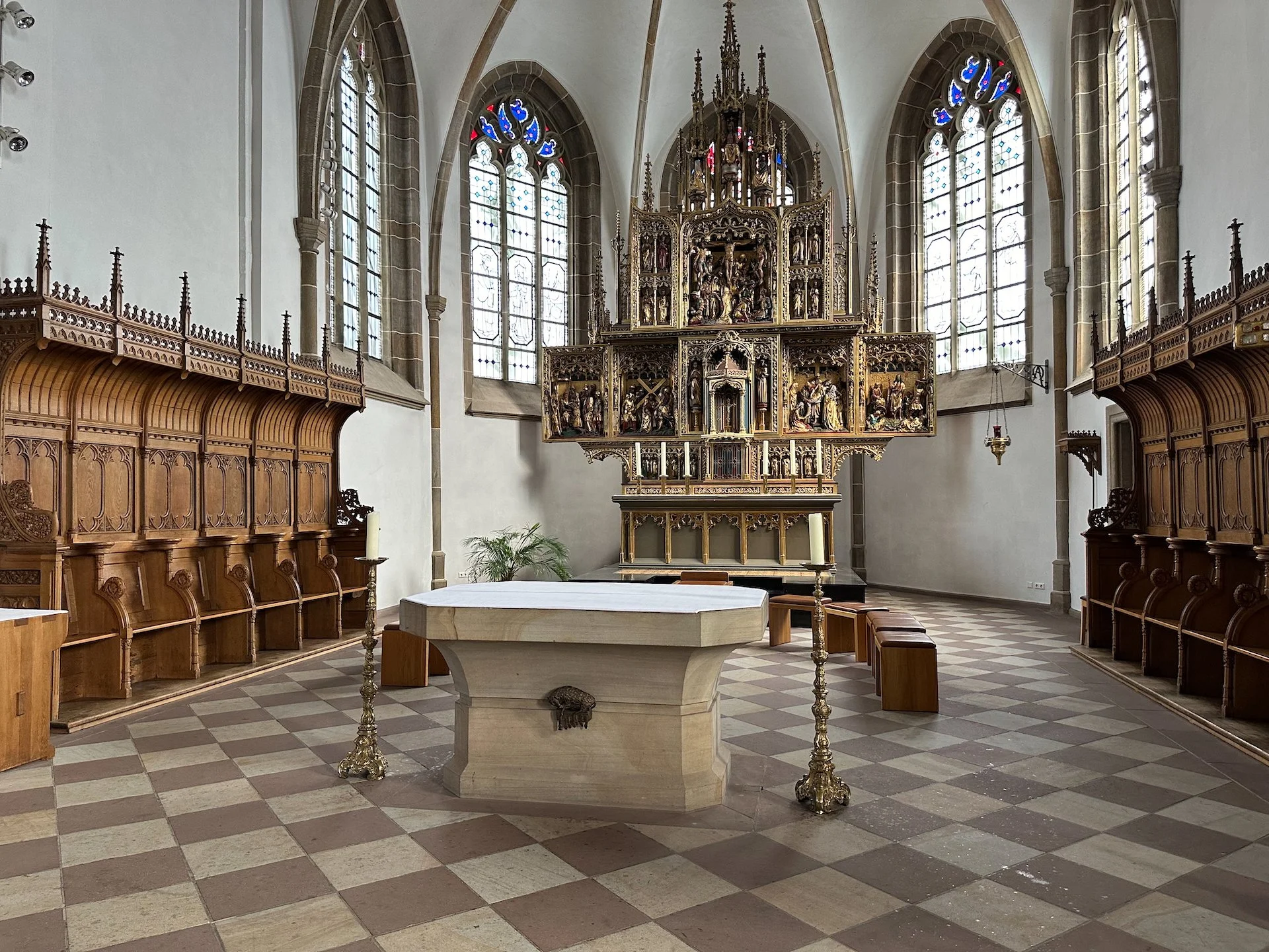  Pretty nice alter as well. 