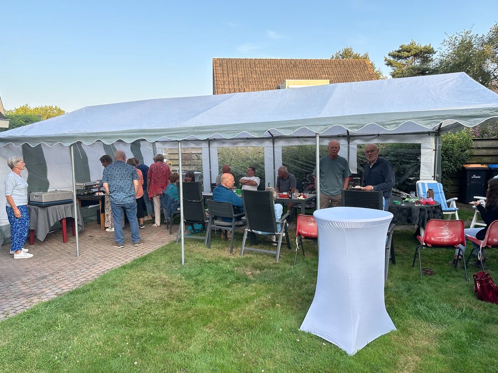  They had prepared well for the event. It was a nice day, but if it had not been, the tent was ready! 