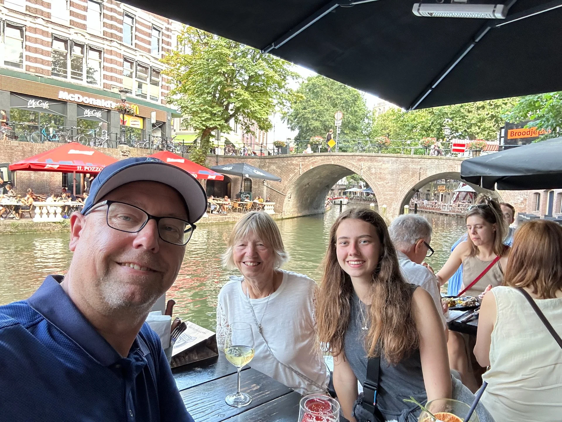  Eventually we snagged a table right along the canal. 