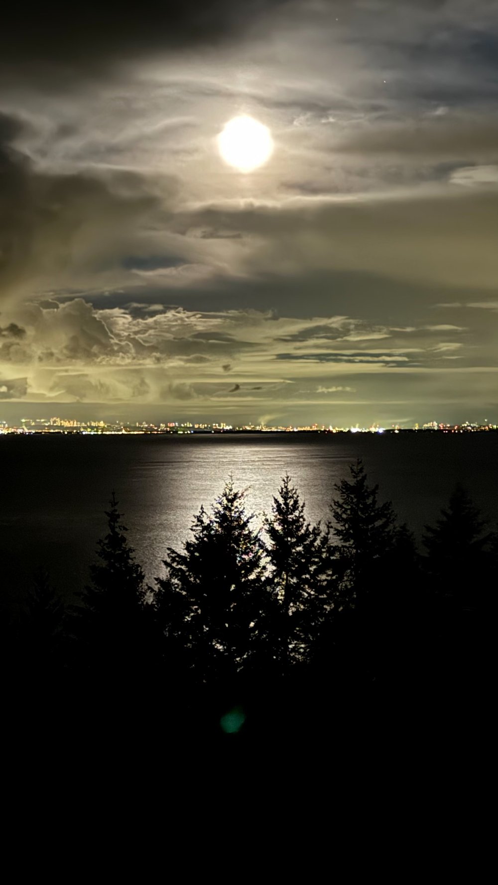  Sunday night was actually pretty nice and clear on Galiano.  