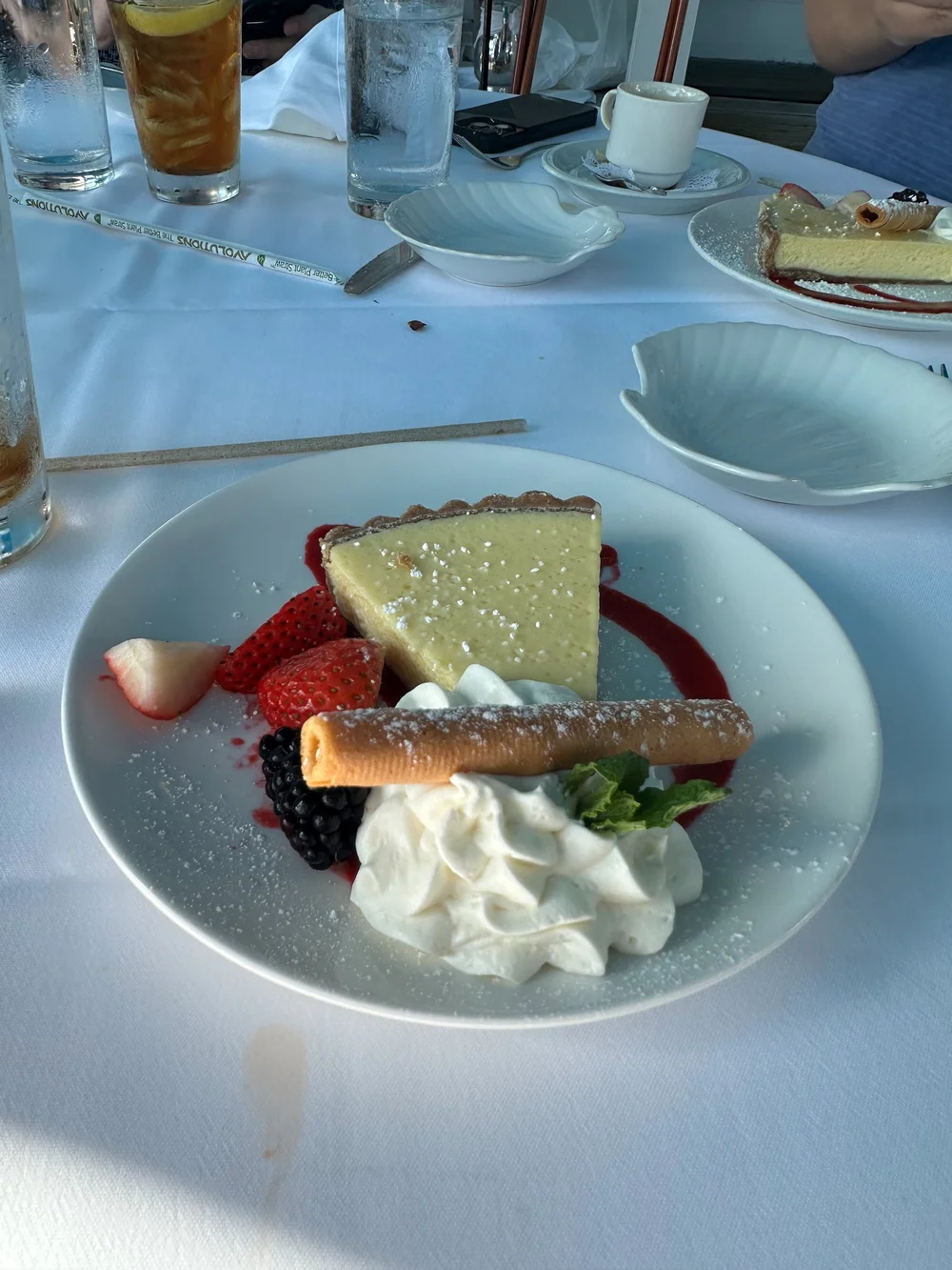  I had to try a slice of their Key Lime Pie - it was delicious! 