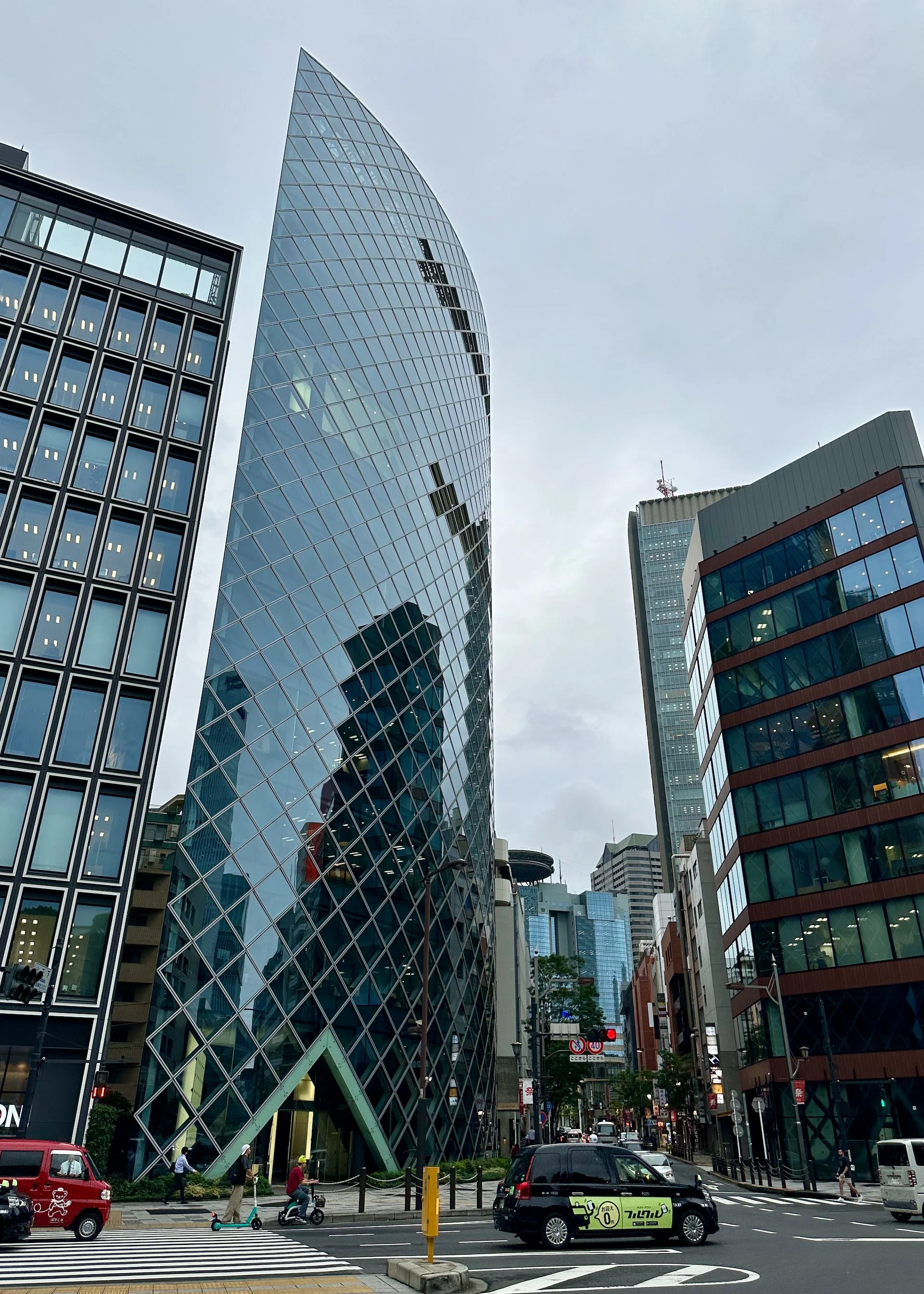  We did a lot of walking on this trip. And in doing so, we noticed quite a lot about the architecture. Like this building, which is just beautiful. 