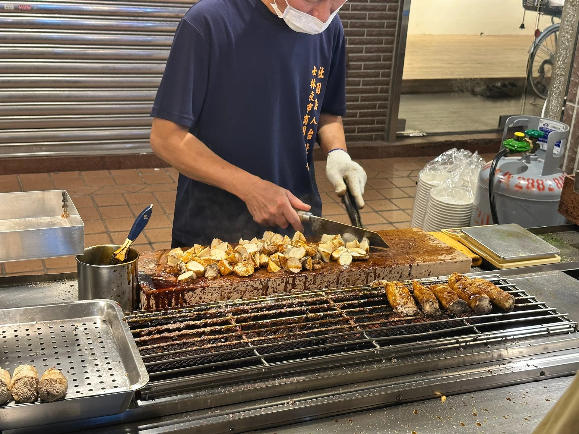  The busiest booth in the place was this guy grilling king oyster mushrooms. There must have been 20-30 people in the line! 