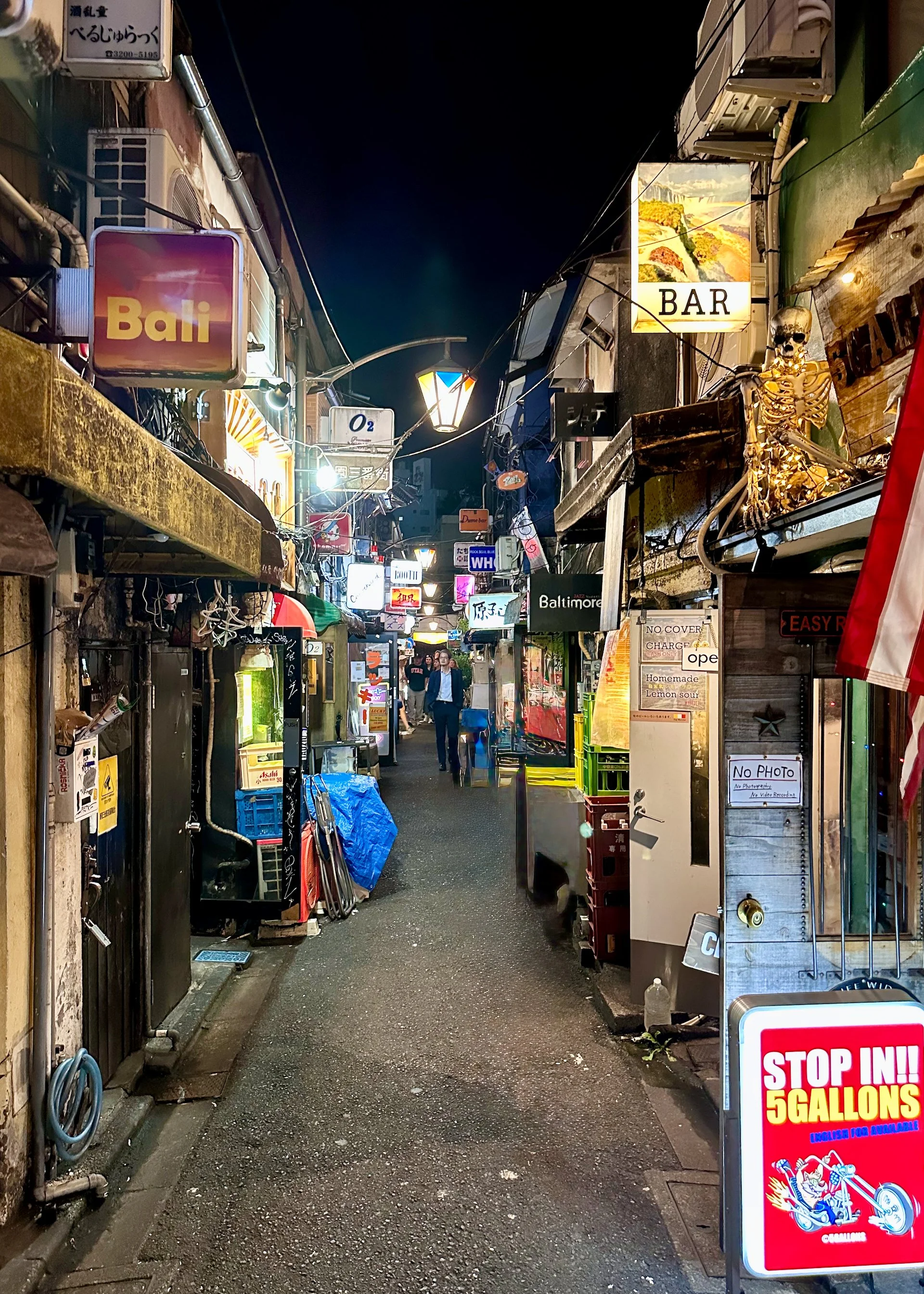  These photos make it seem much less busy than it was! I did it a disservice trying to keep people out of my photos!  