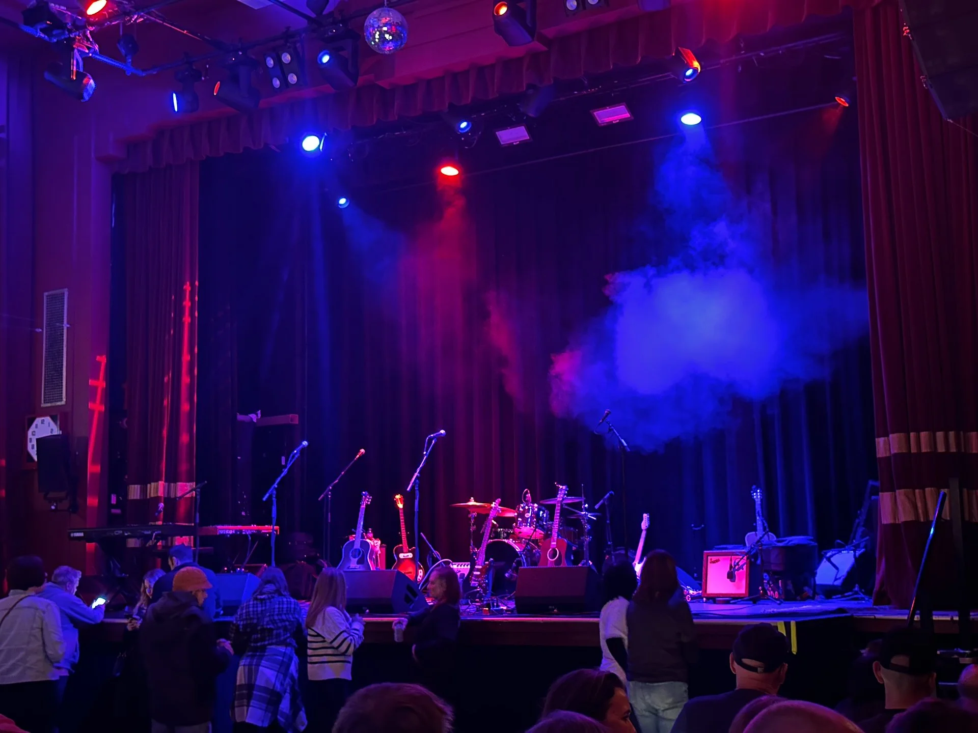  The stage is all set and ready to go… 