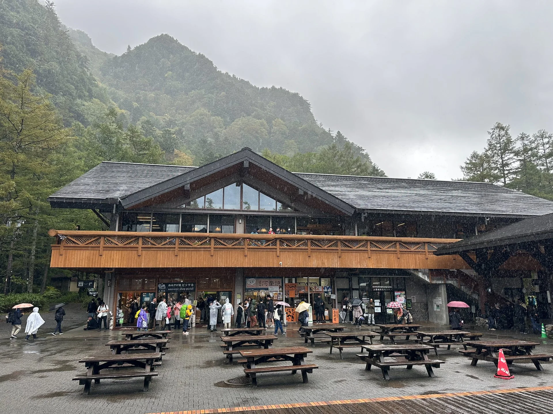  The climbing center near the bus terminal. 