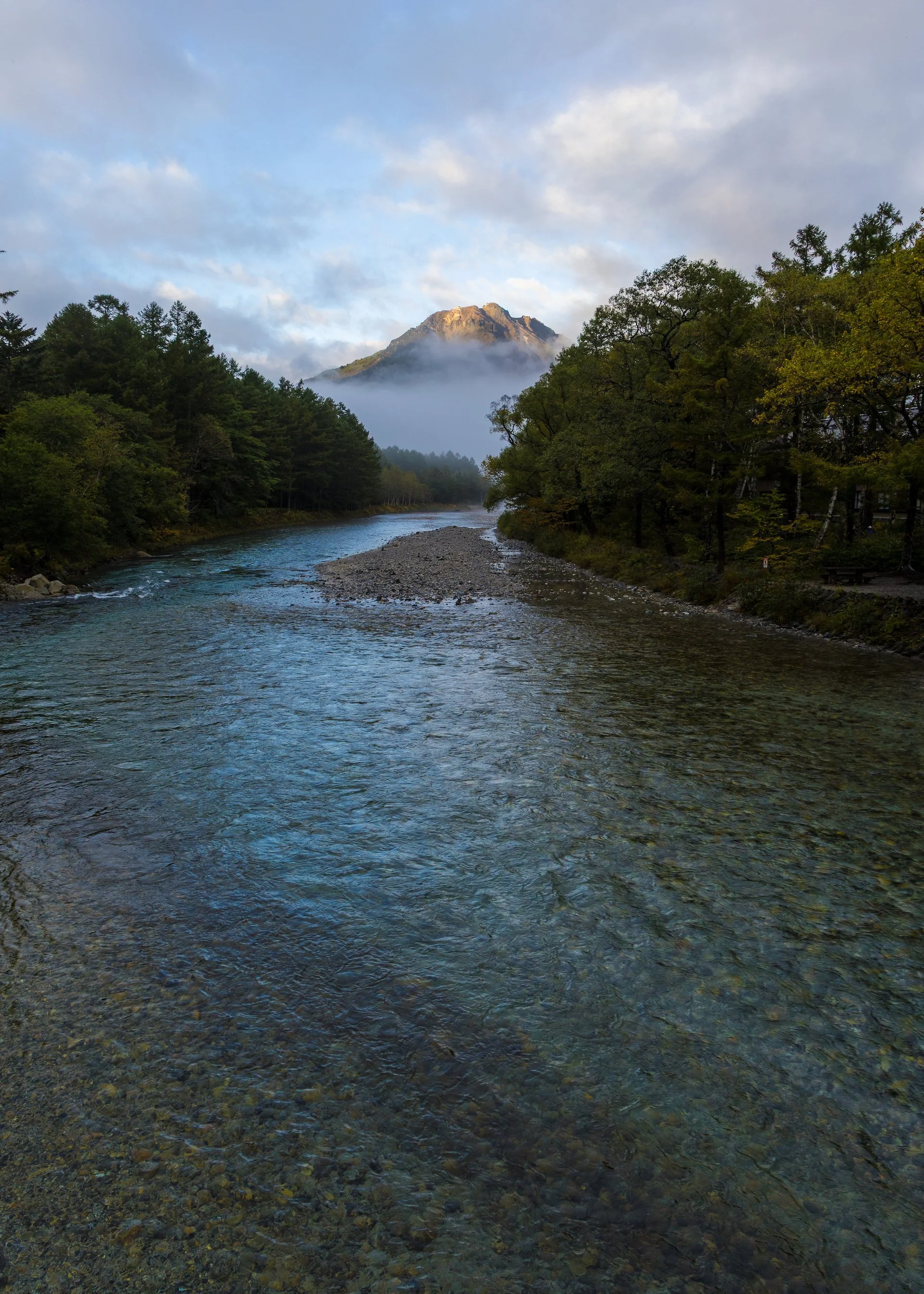  Looking downriver, we also got our first glimpse of Mount Yakedake, ana ctive volcano.  