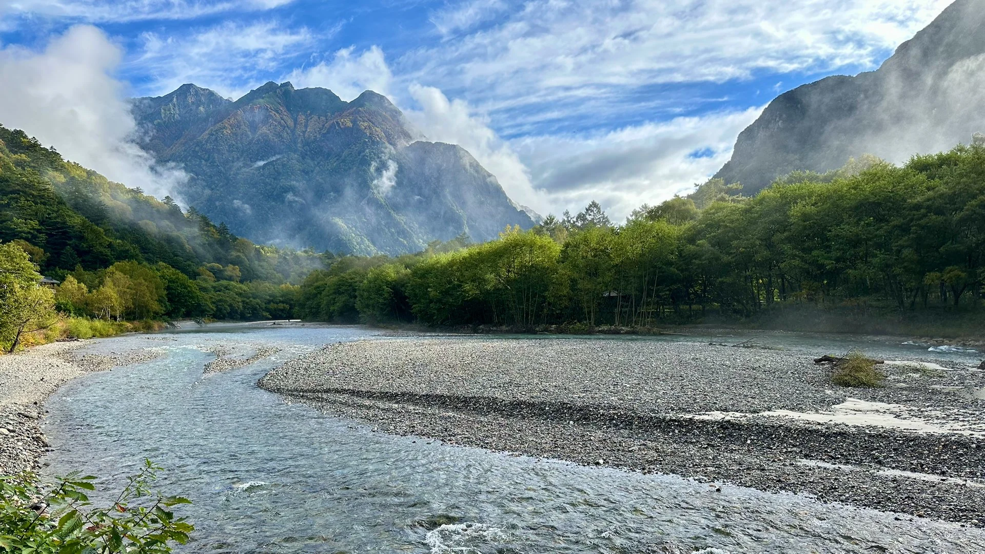  As the sun came up, the clouds started to break. It looked like we might be in for a lovely day. 