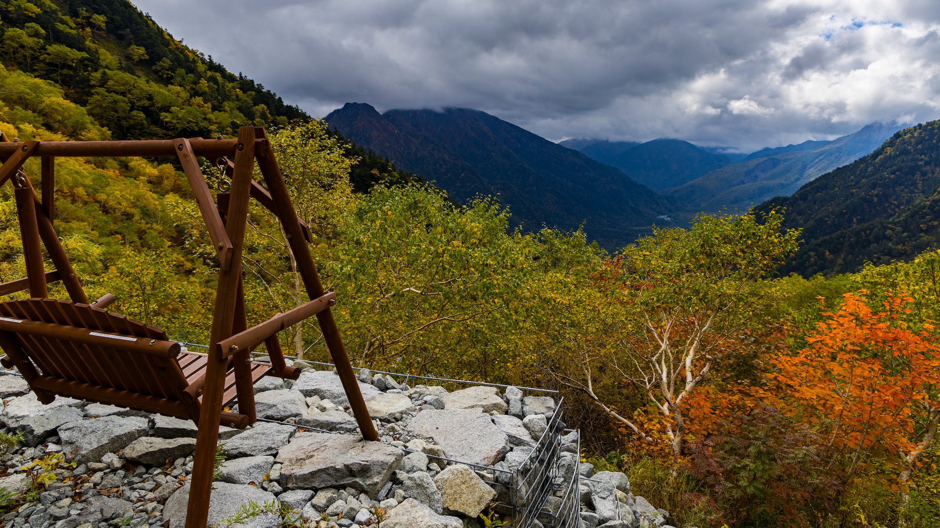  Now that’s a swing with a view! 