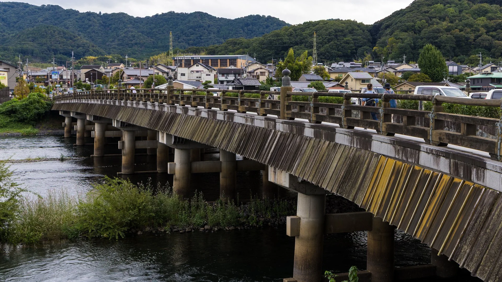  The famous Uji Bridge 