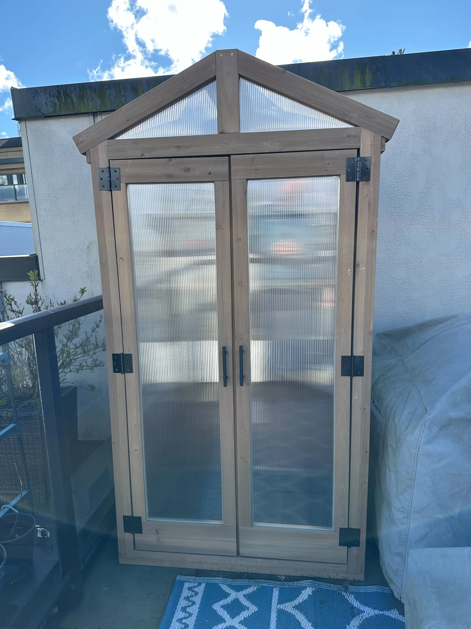  And put into its final home. It’s not too big, and doesn’t take up too much space. 