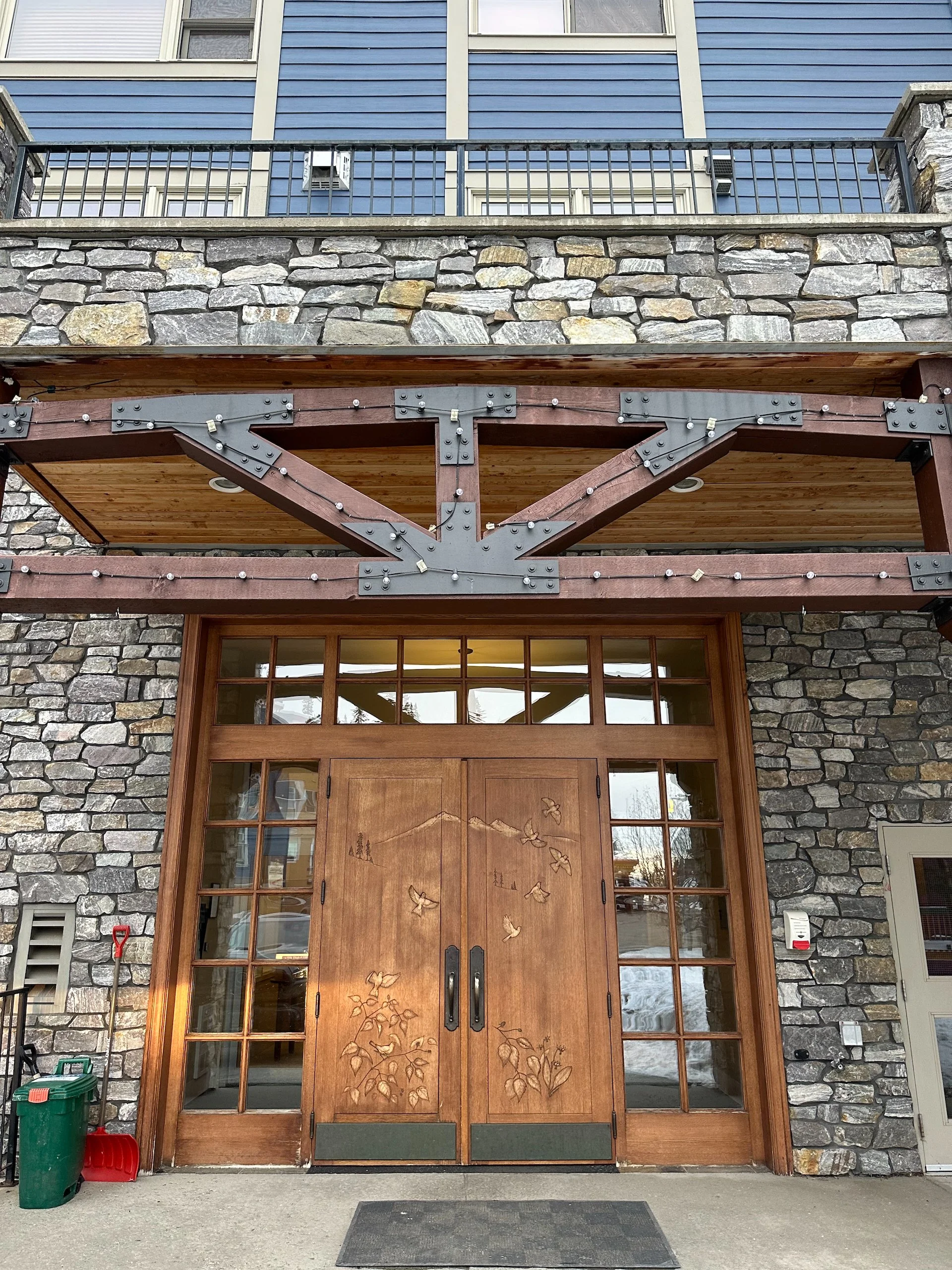  The front doors to the lodge. 