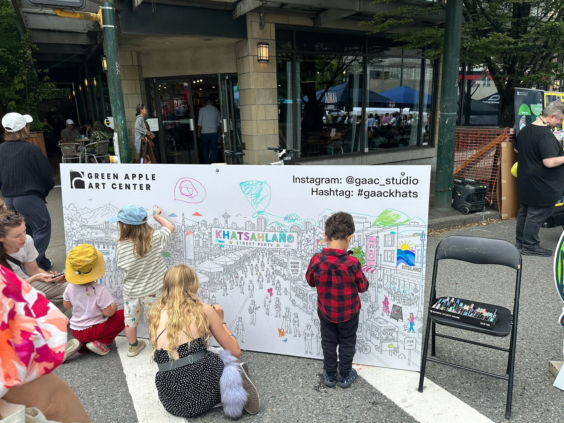  The far end was more of the “kids zone”. We thought that this big colouring board was a fun touch. 