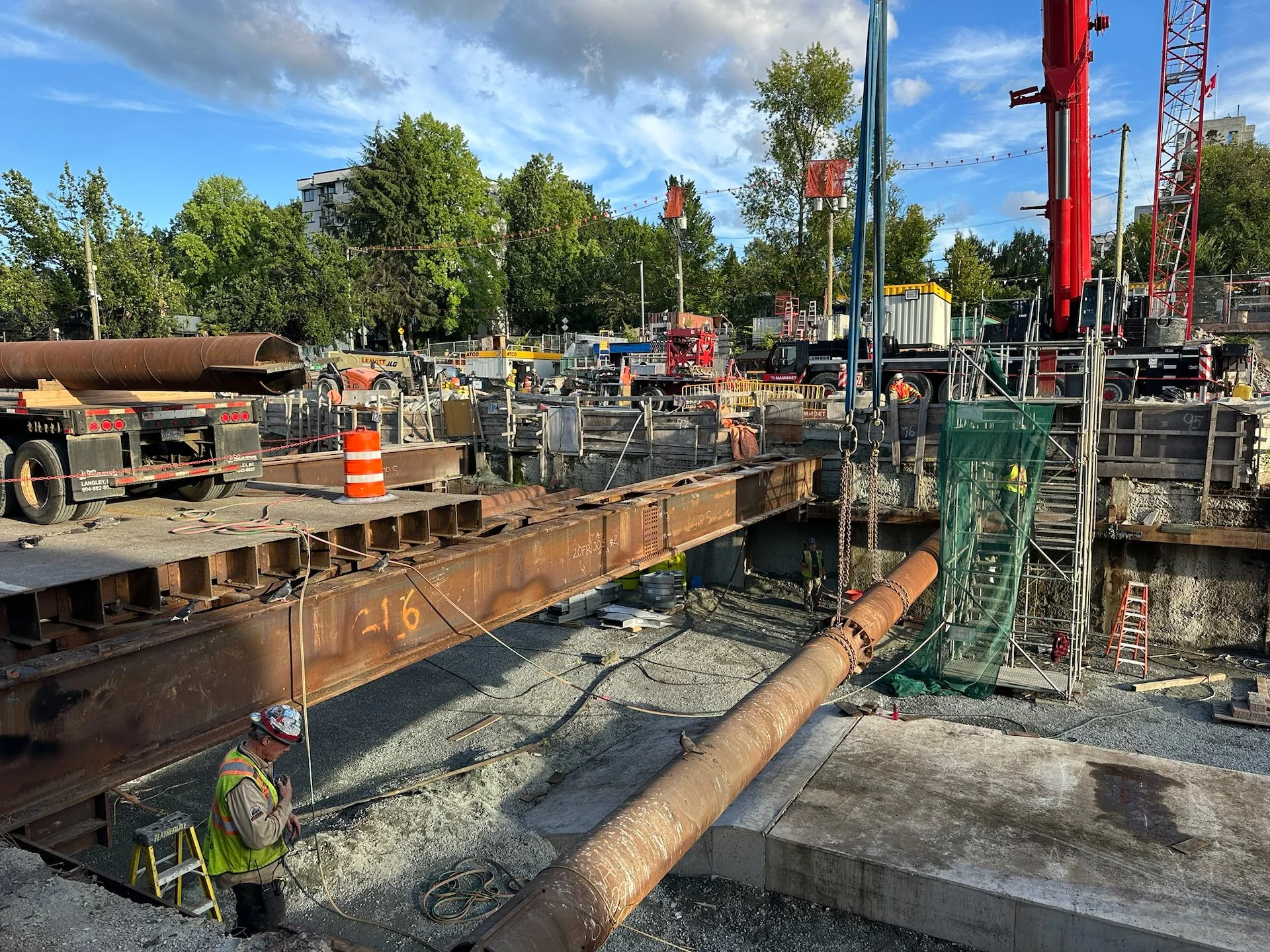  In the previous pic, you could see how open it was - they had removed most of the steel beams (like these ones) that were holding up the temporary road decking.  