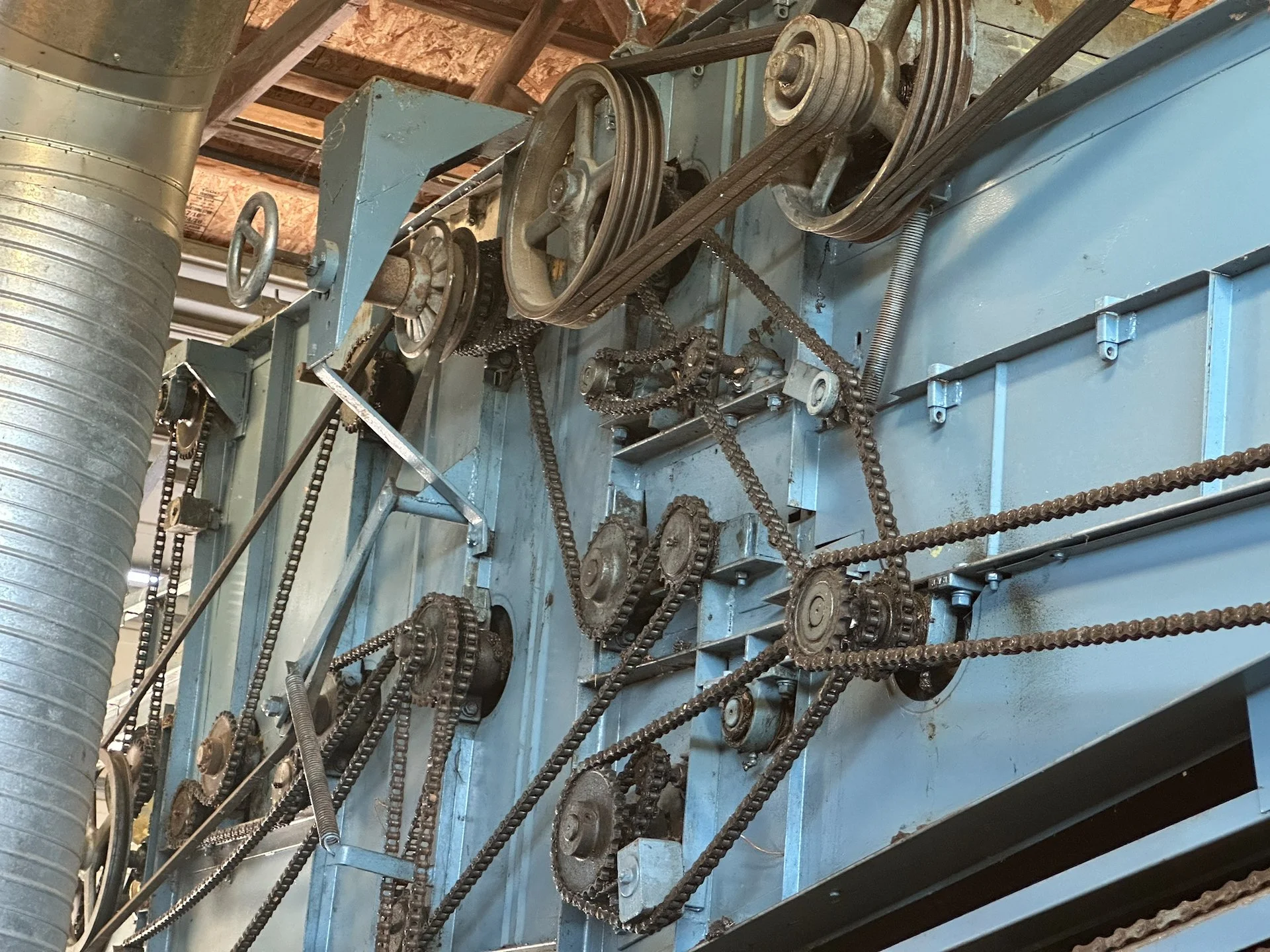  I love all the gears and chains and belts - and it all runs off of one, fairly small engine. 