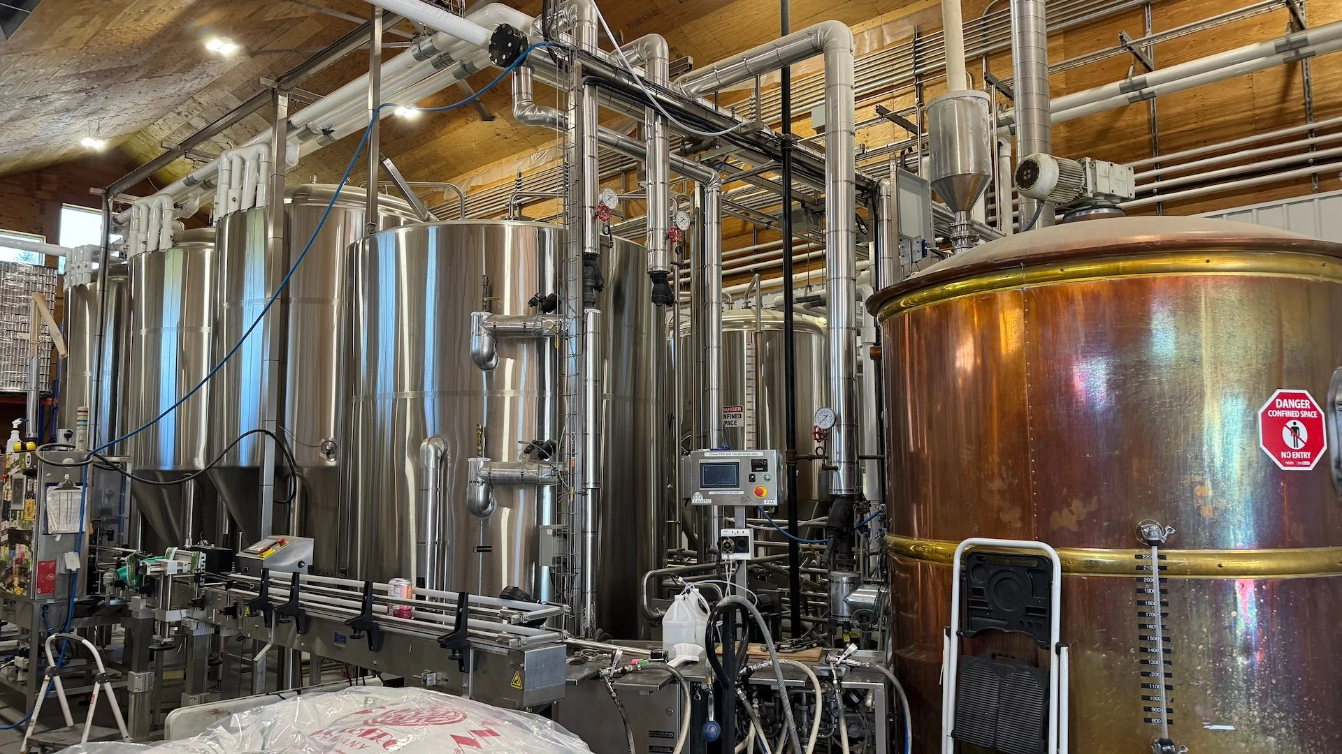  The brewery is equally impressive, with huge tanks and lot's of capacity. 